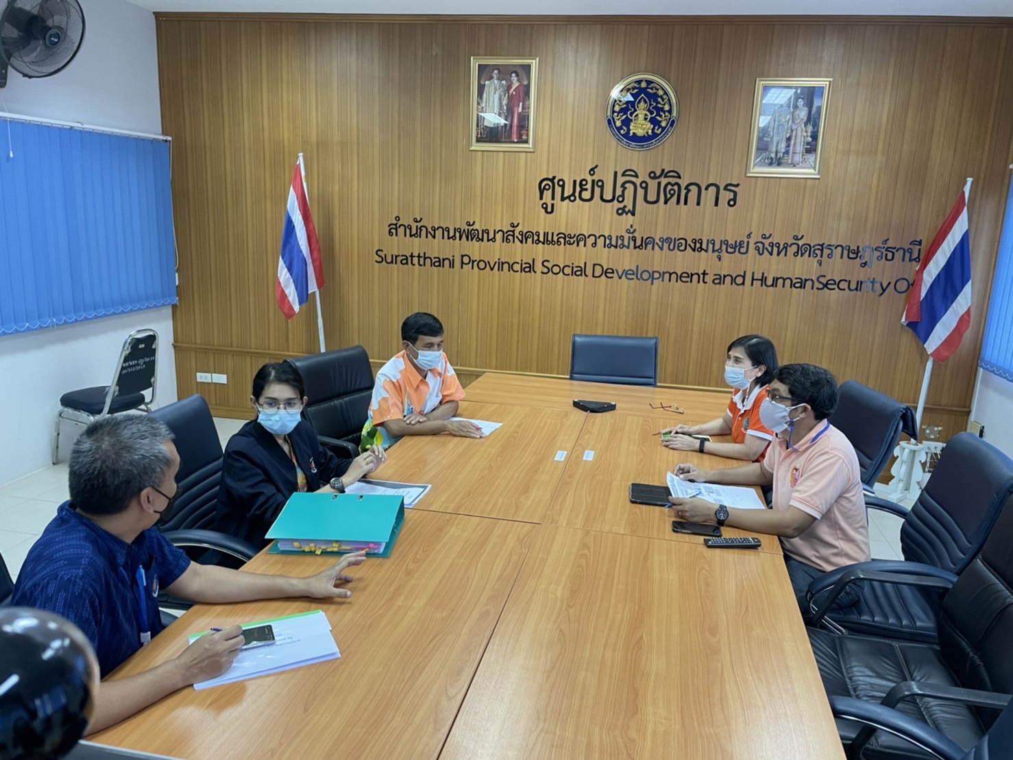 พช.สุราษฎร์ฯและ พมจ.สุราษฎร์ ฯ หารือปรับแผน ทิศทาง ลุยงานขจัดความยากจนในระดับพื้นที่