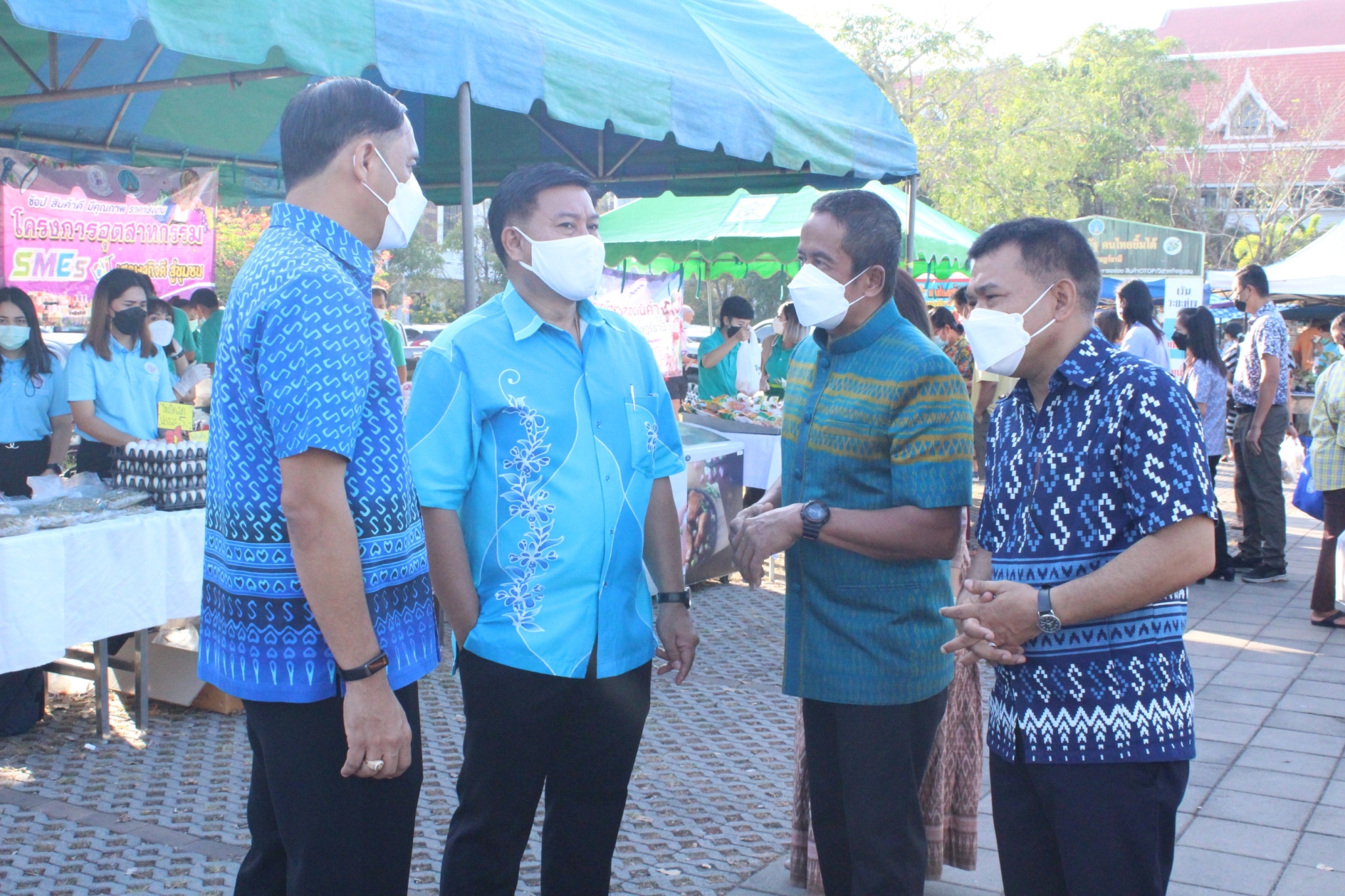 จังหวัดสุราษฎร์ธานี สู้วิกฤติ ”ของแพง” จัดตลาดนัดประชารัฐ คนไทยยิ้มได้ ลดค่าใช้จ่ายพี่น้องประชาชน