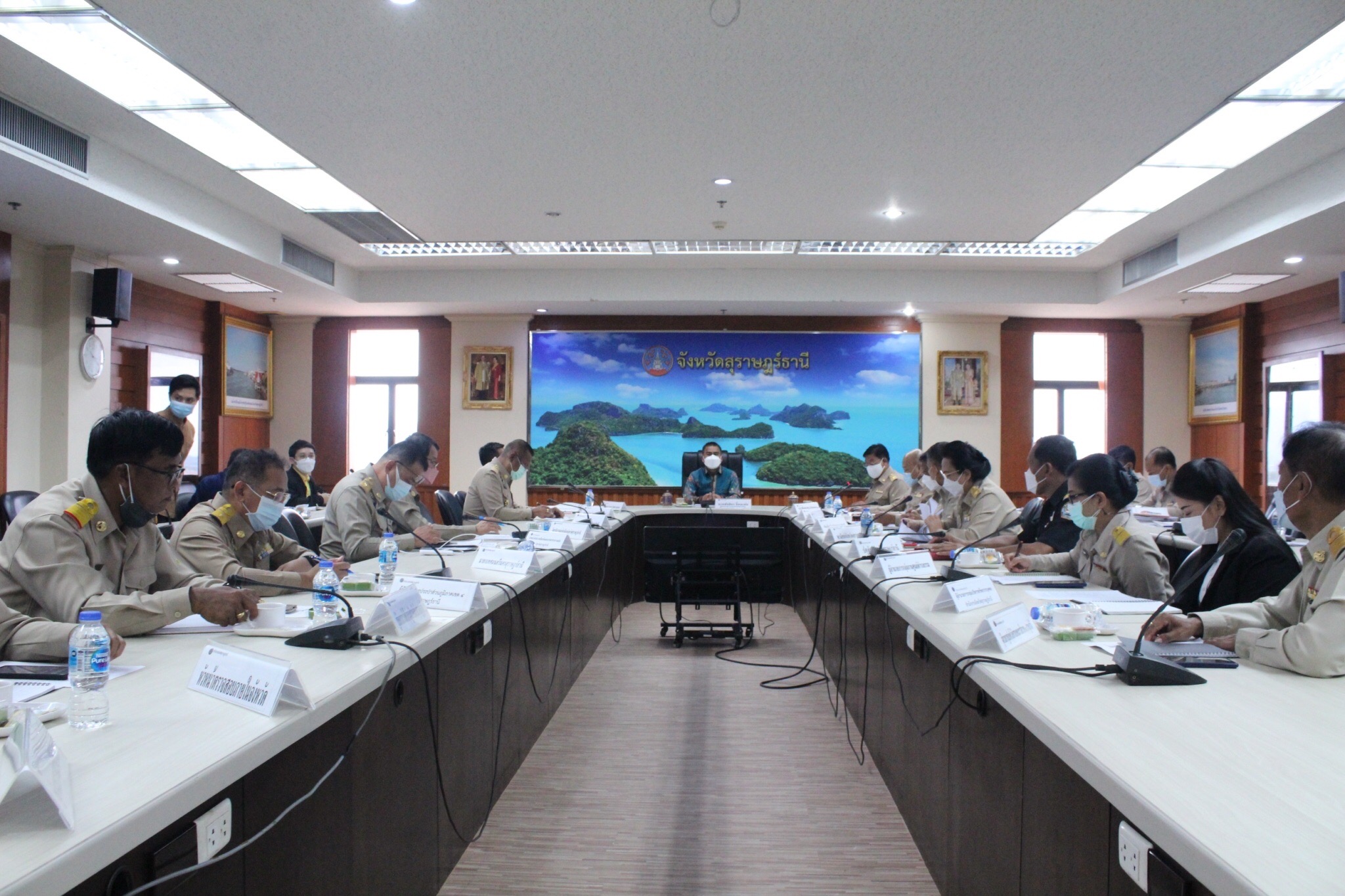 พช.สุราษฎร์ฯ ร่วมประชุมกับผู้ตรวจราชการกระทรวงมหาดไทย เขตตรวจราชการที่ 5 ลงพื้นที่ติดตามการผลดำเนินงานอย่างใกล้ชิด