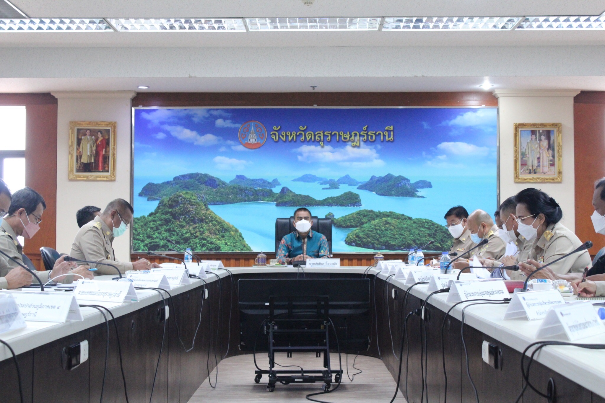 พช.สุราษฎร์ฯ ร่วมประชุมกับผู้ตรวจราชการกระทรวงมหาดไทย เขตตรวจราชการที่ 5 ลงพื้นที่ติดตามการผลดำเนินงานอย่างใกล้ชิด