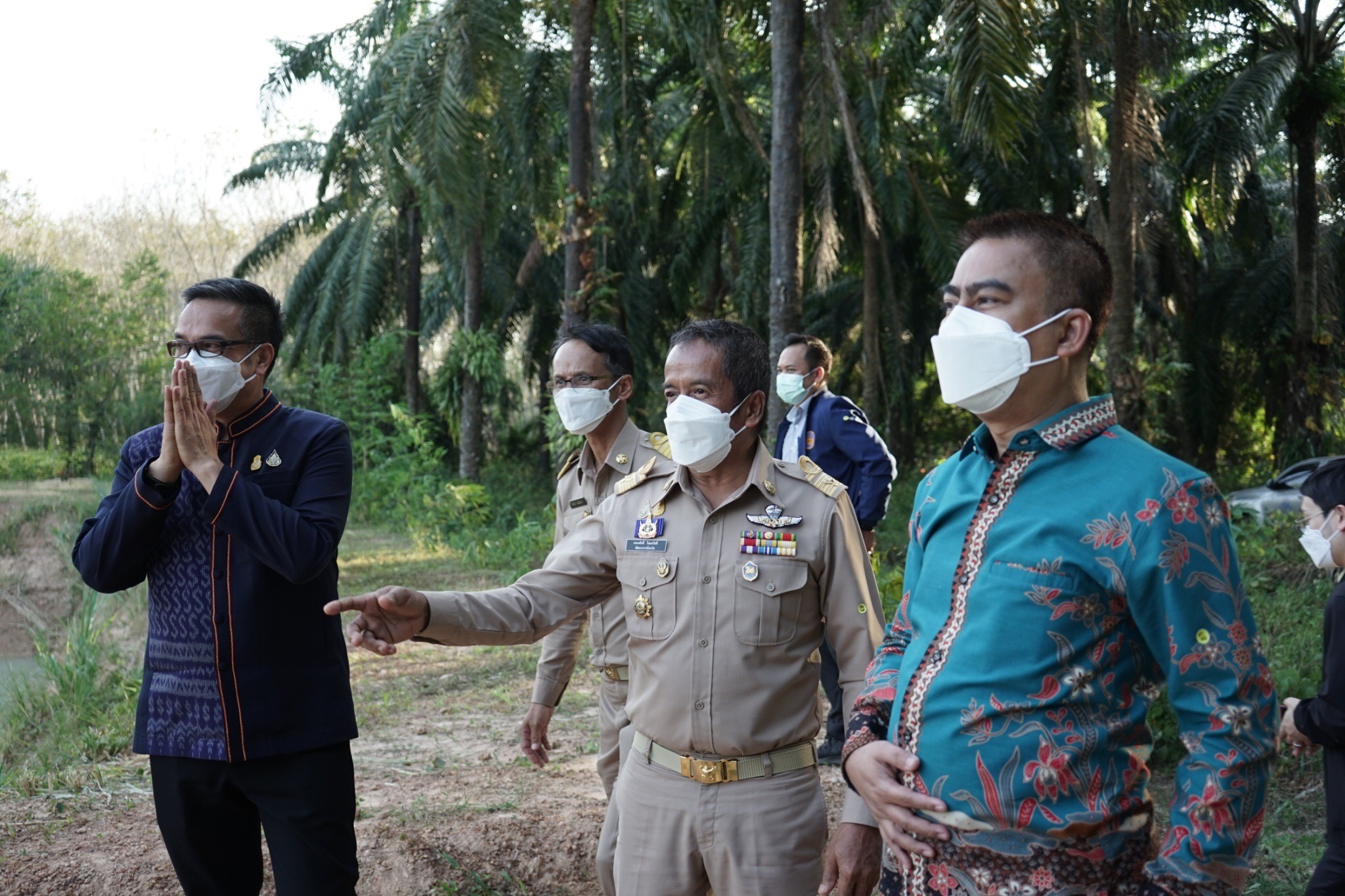 พช.สุราษฎร์ฯ ร่วมประชุมกับผู้ตรวจราชการกระทรวงมหาดไทย เขตตรวจราชการที่ 5 ลงพื้นที่ติดตามการผลดำเนินงานอย่างใกล้ชิด