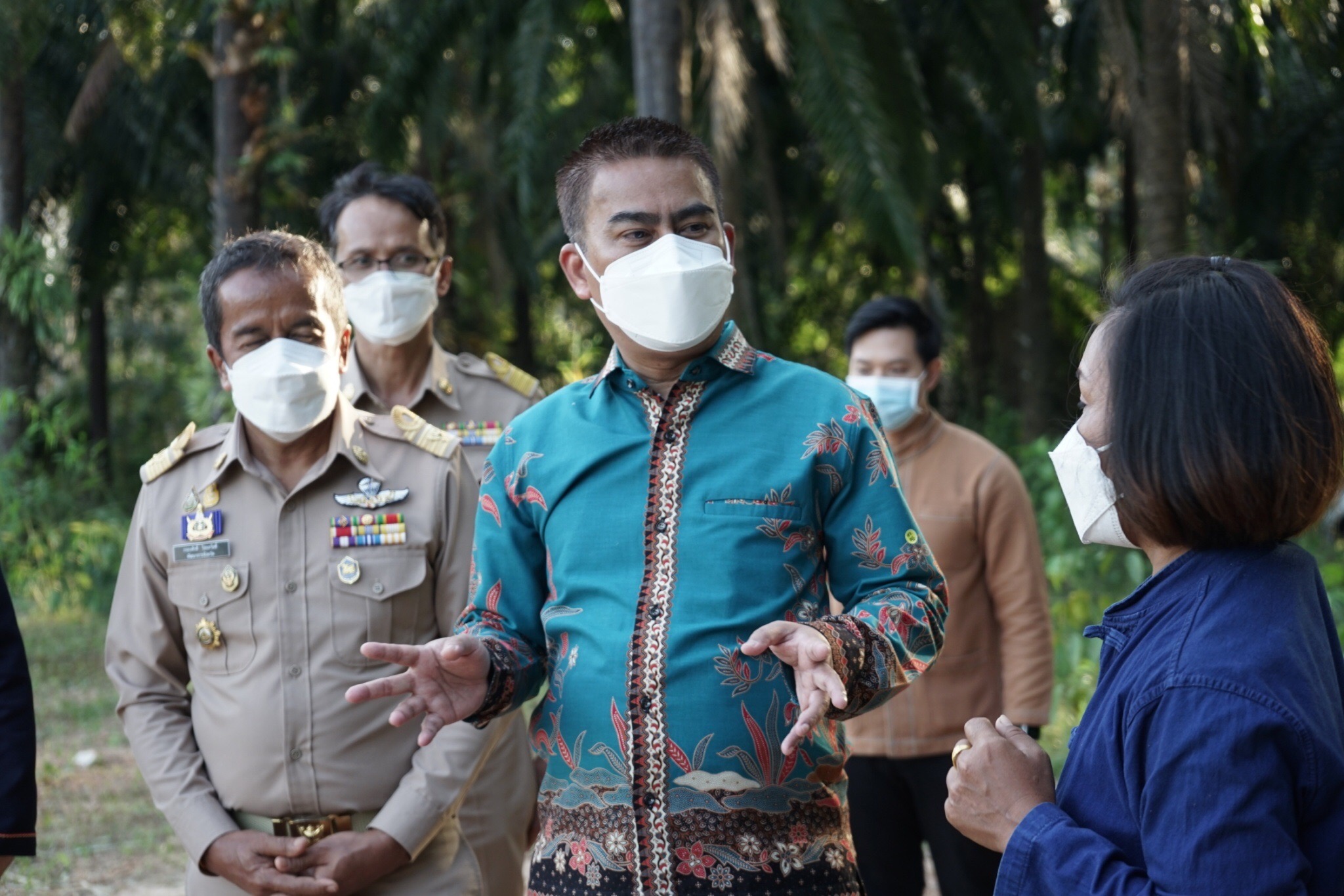 พช.สุราษฎร์ฯ ร่วมประชุมกับผู้ตรวจราชการกระทรวงมหาดไทย เขตตรวจราชการที่ 5 ลงพื้นที่ติดตามการผลดำเนินงานอย่างใกล้ชิด