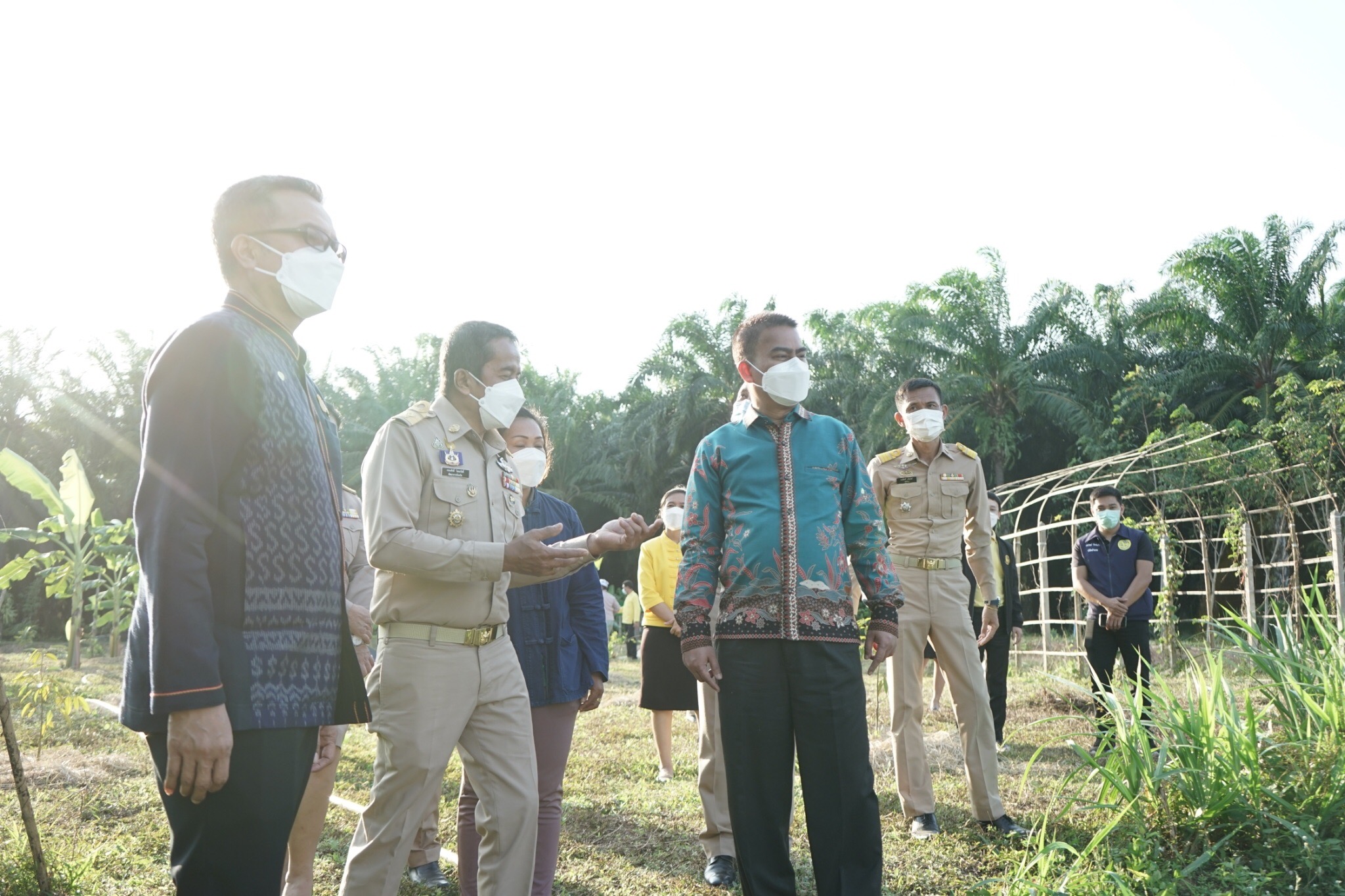 พช.สุราษฎร์ฯ ร่วมประชุมกับผู้ตรวจราชการกระทรวงมหาดไทย เขตตรวจราชการที่ 5 ลงพื้นที่ติดตามการผลดำเนินงานอย่างใกล้ชิด
