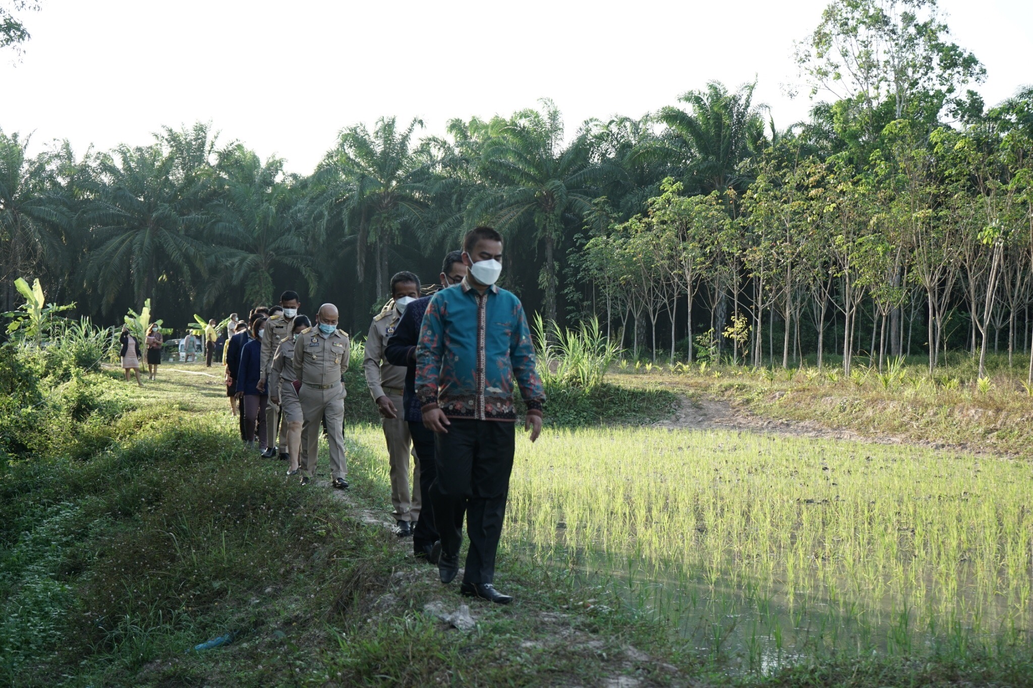 พช.สุราษฎร์ฯ ร่วมประชุมกับผู้ตรวจราชการกระทรวงมหาดไทย เขตตรวจราชการที่ 5 ลงพื้นที่ติดตามการผลดำเนินงานอย่างใกล้ชิด