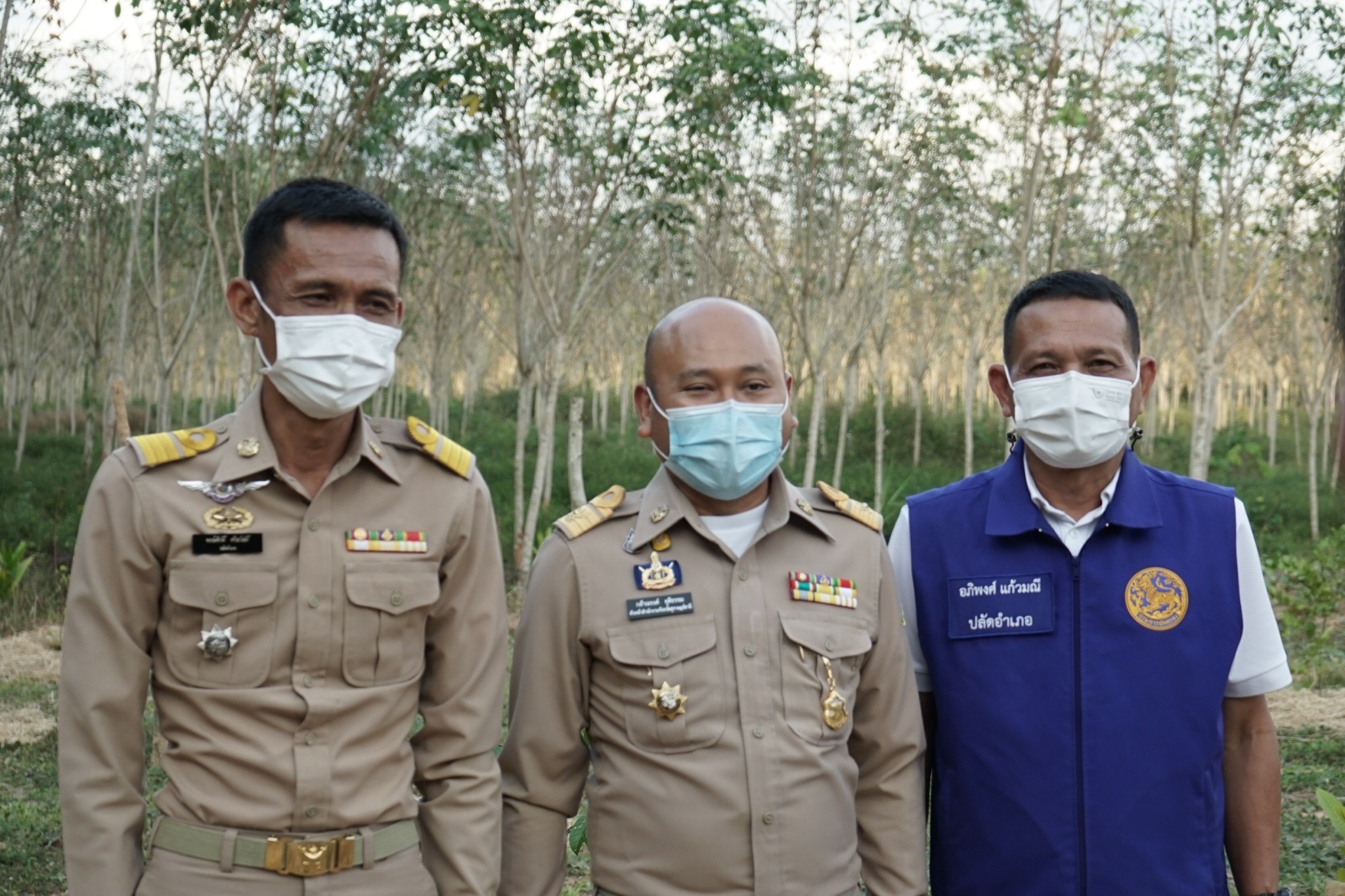 พช.สุราษฎร์ฯ ร่วมประชุมกับผู้ตรวจราชการกระทรวงมหาดไทย เขตตรวจราชการที่ 5 ลงพื้นที่ติดตามการผลดำเนินงานอย่างใกล้ชิด
