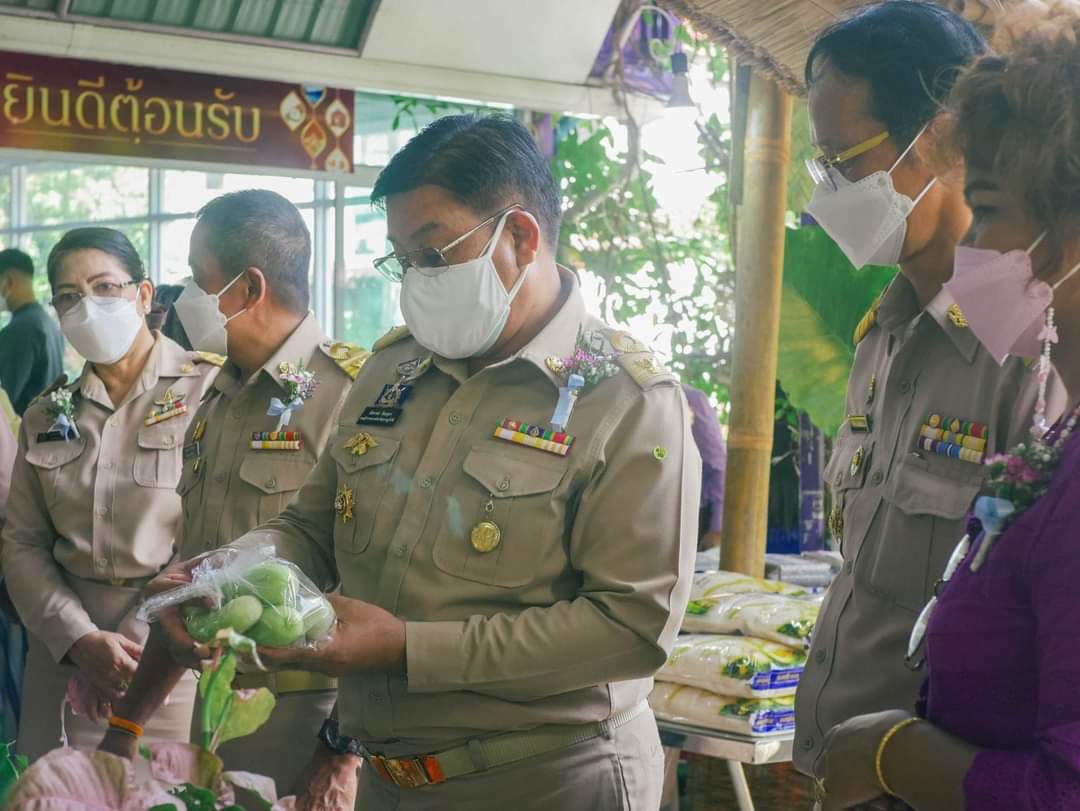 เปิดแล้ว “แหล่งรวม OTOP สุราษฎร์ธานี” อย่างยิ่งใหญ่