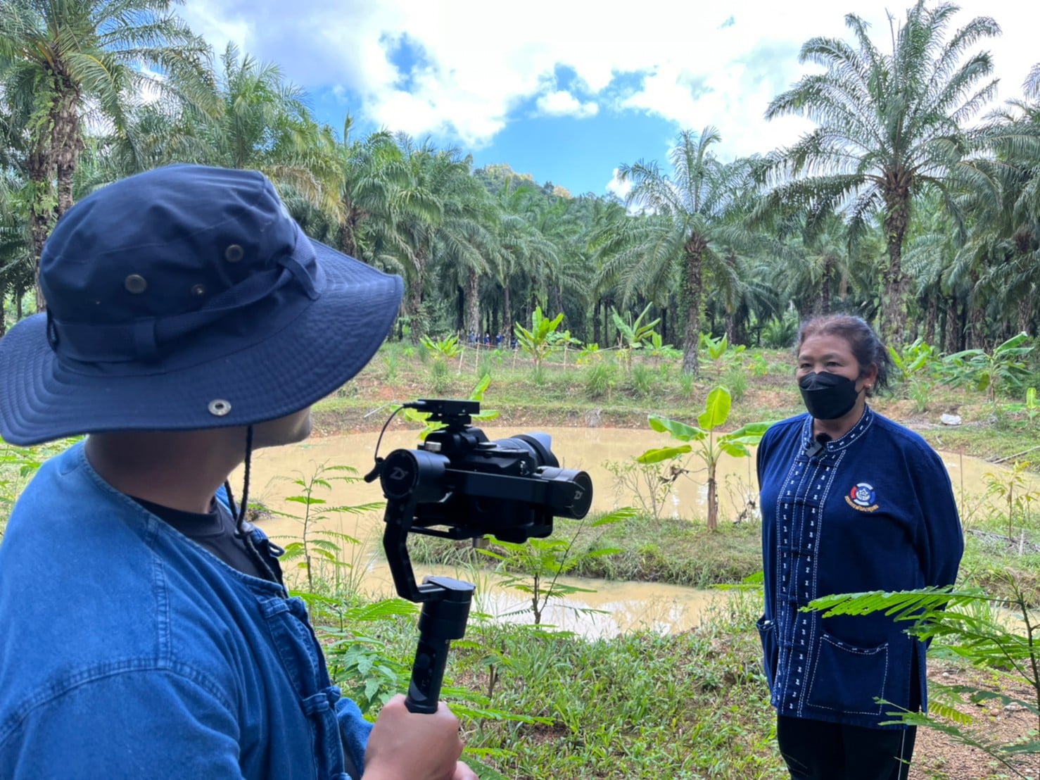 พช.สุราษฎร์ฯ ลงพื้นที่ผลิตสื่อประชาสัมพันธ์ ในโครงการพัฒนาคุณภาพชีวิตตามหลักเกษตรทฤษฎีใหม่ ประยุกต์ “โคก หนองนา โมเดล (พช.)”
