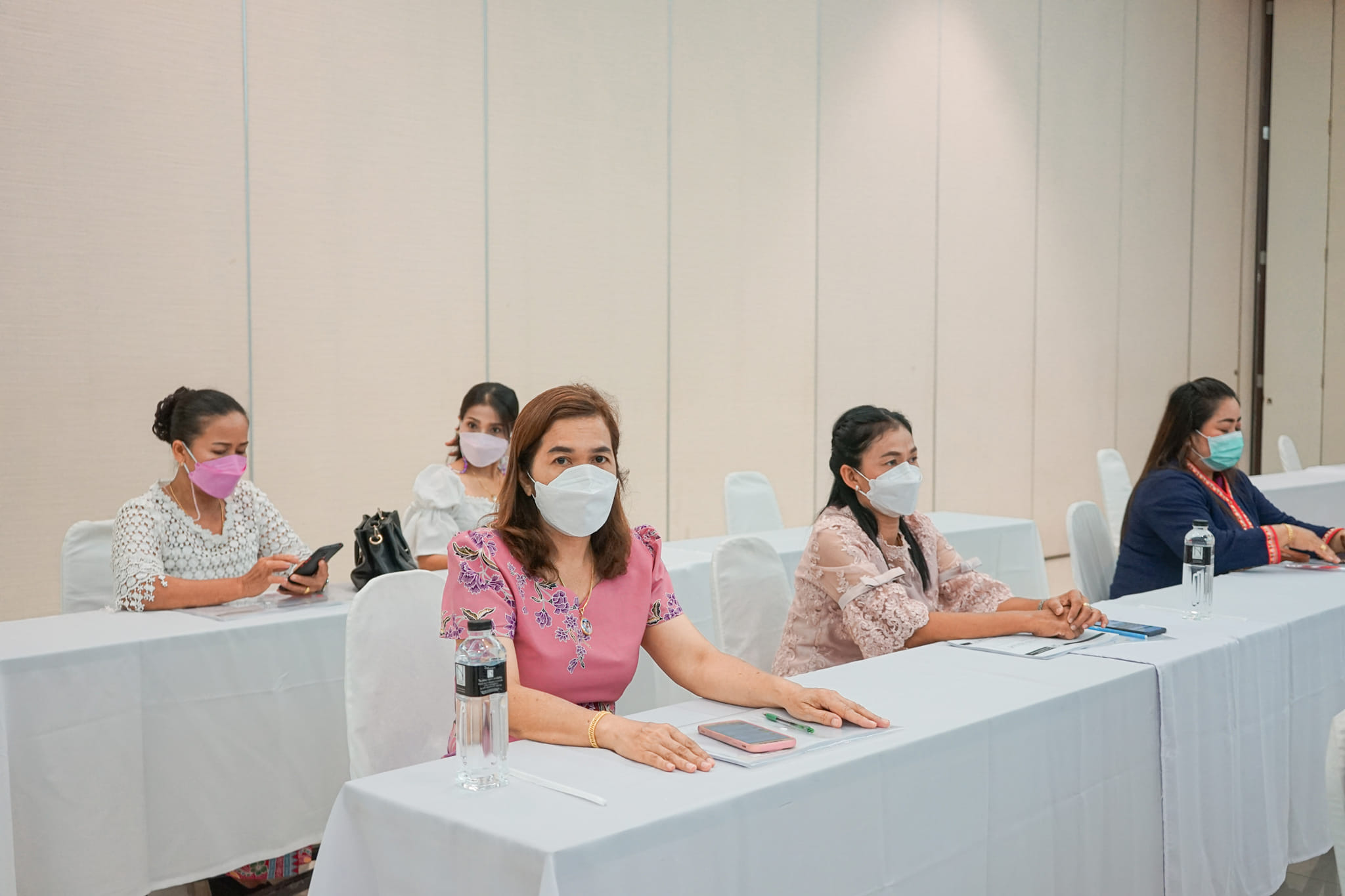 พช.สุราษฎร์ฯ จัดโครงการพัฒนาระบบบริหารจัดการกองทุนและการประเมินผลทุนหมุนเวียนกองทุนพัฒนาบทบาทสตรี ณ โรงแรมนิภากาเด้น จ.สุราษฎร์ธานี