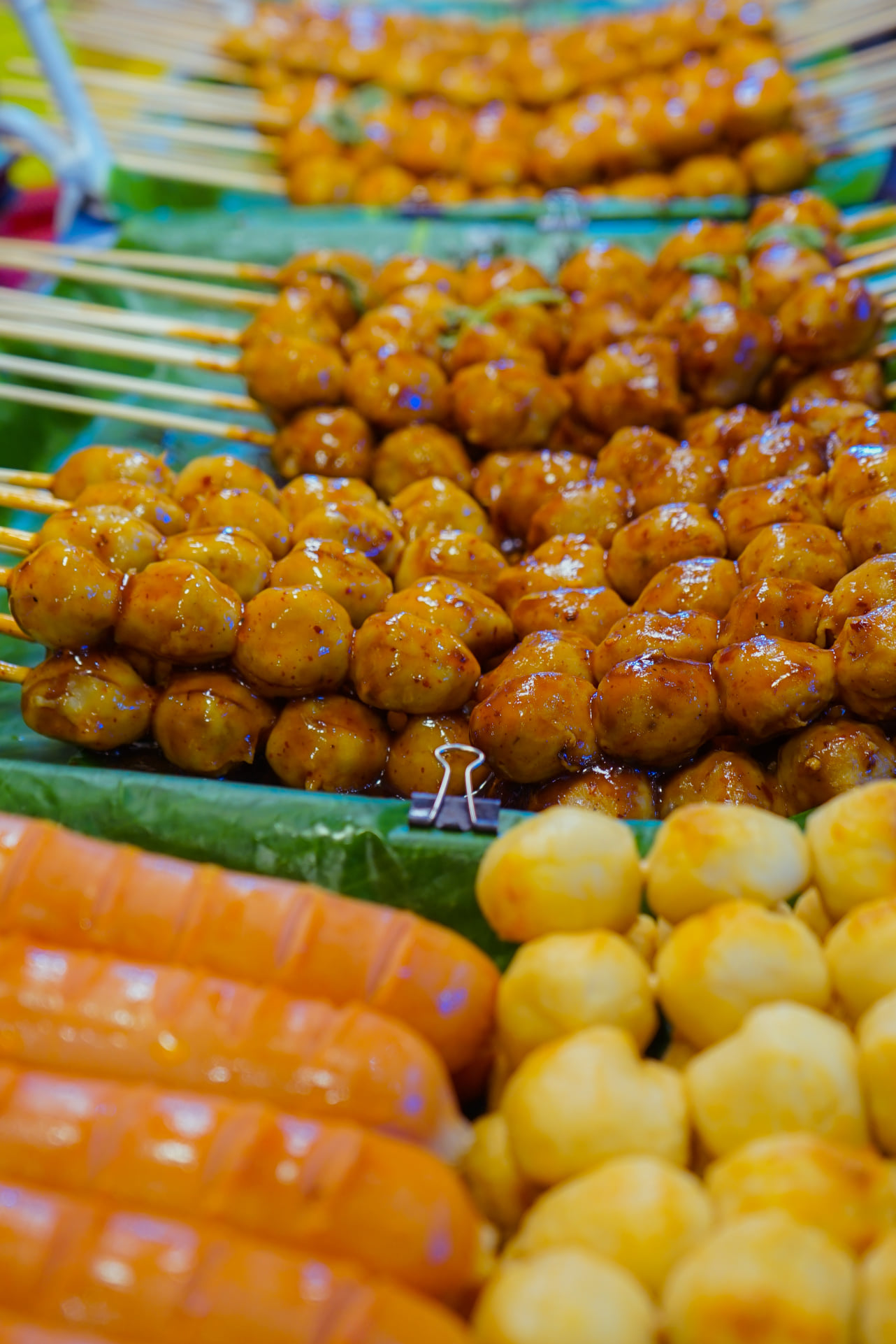 งาน “OTOP ทั่วไทย ร่วมใจสู่สุราษฎร์ธานี” ยกทัพสินค้า OTOP ชื่อดังจากทั่วประเทศมาไว้ที่เดียว อาหาร ของใช้ เสื้อผ้า เครื่องประดับ กว่า 80 บูท