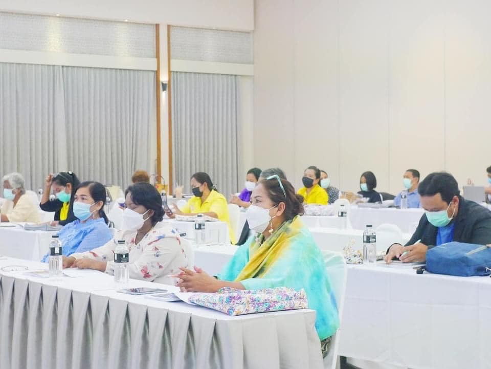 พช. สุราษฎร์ เข้มข้น !! จัดโครงการพัฒนาศักยภาพเครือข่าย OTOP จังหวัดสุราษฎร์ธานี ฮือฮา !! เครือข่าย OTOP เข้าร่วมเพียบ !!