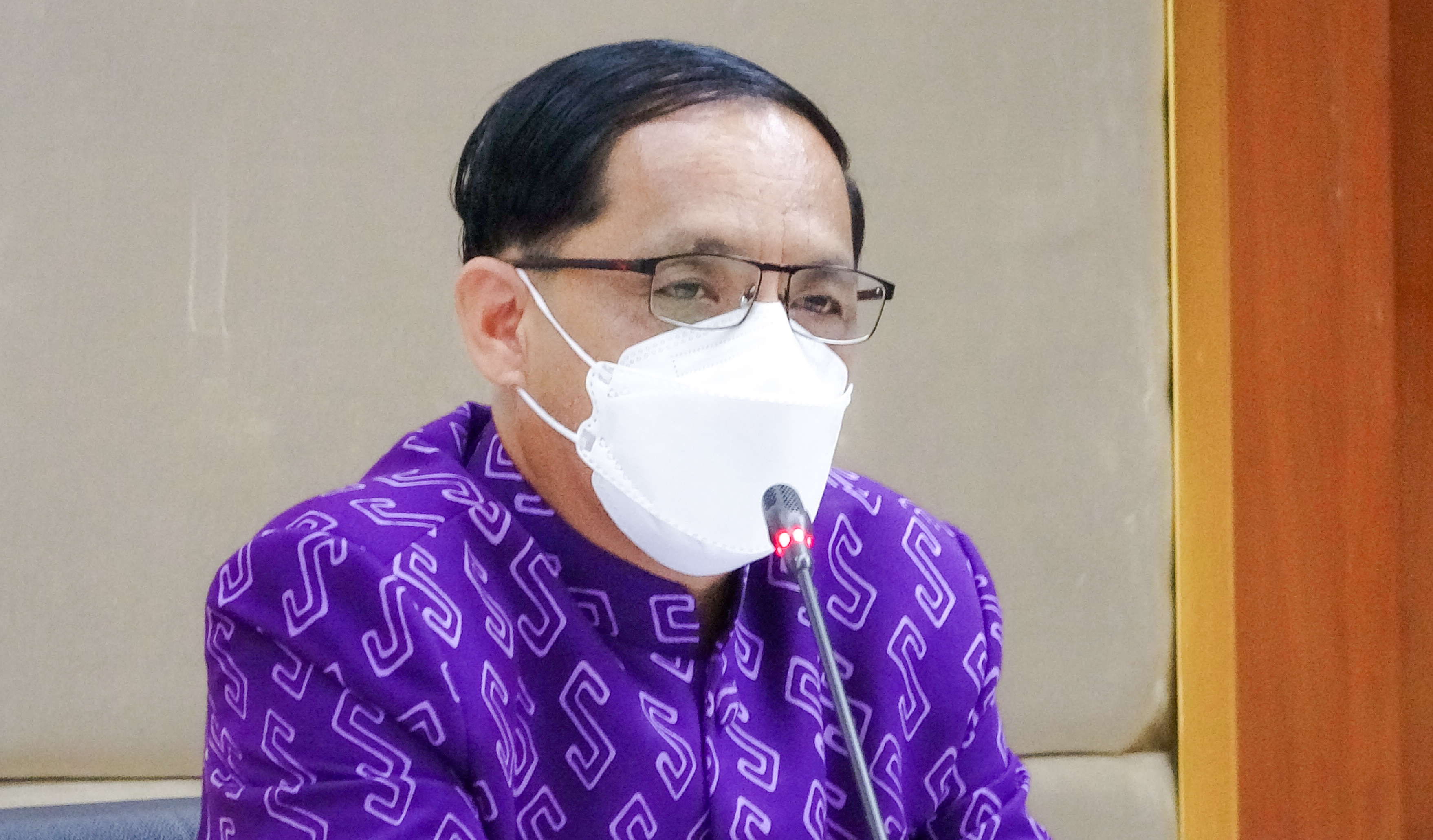 “ผู้ว่าสุราษฎร์ฯ ขานรับนโยบาย มท1. จัดทัพปูพรมเดินหน้าแก้จน คนสุราษฎร์ฯ”