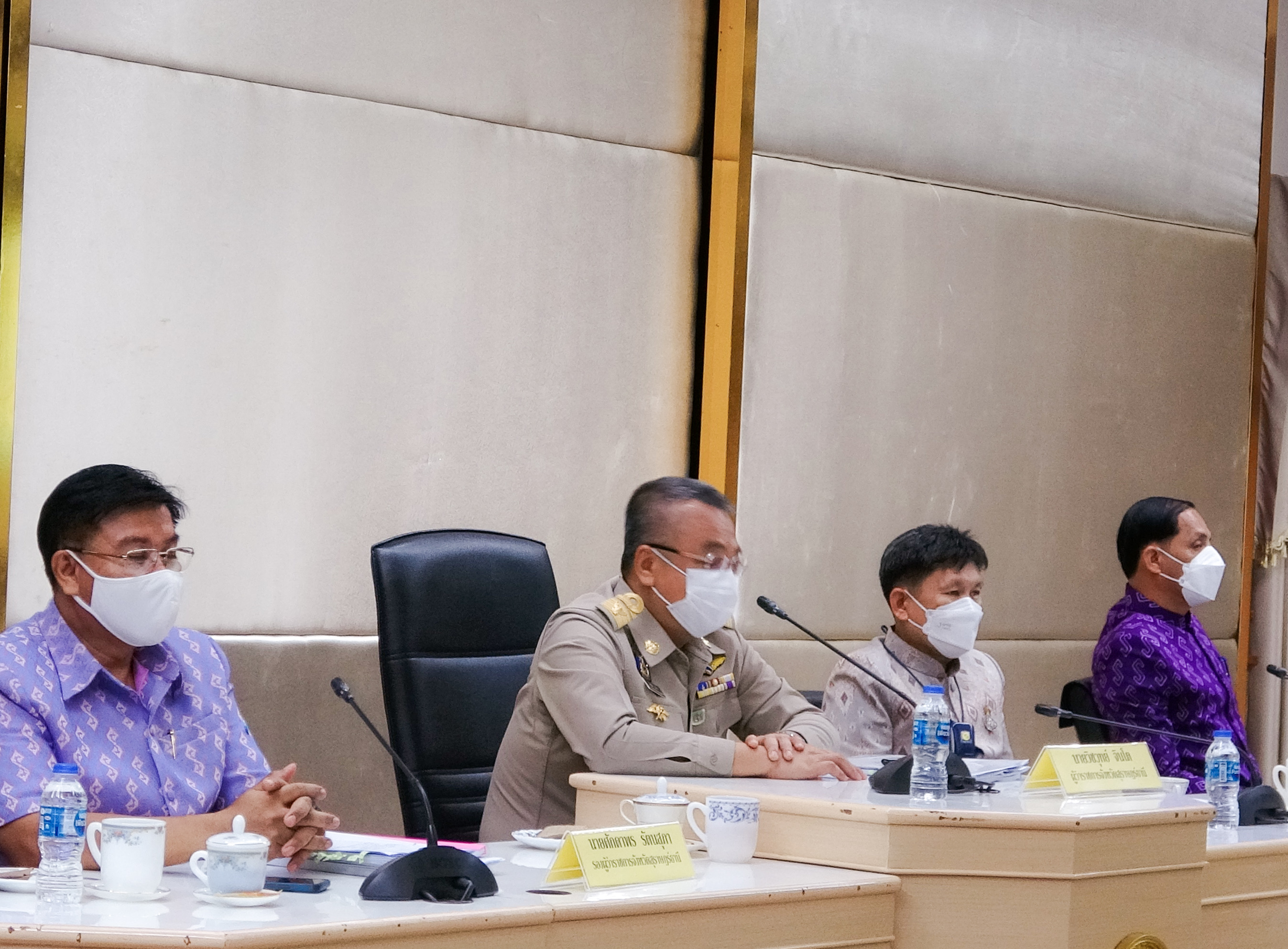 “ผู้ว่าสุราษฎร์ฯ ขานรับนโยบาย มท1. จัดทัพปูพรมเดินหน้าแก้จน คนสุราษฎร์ฯ”