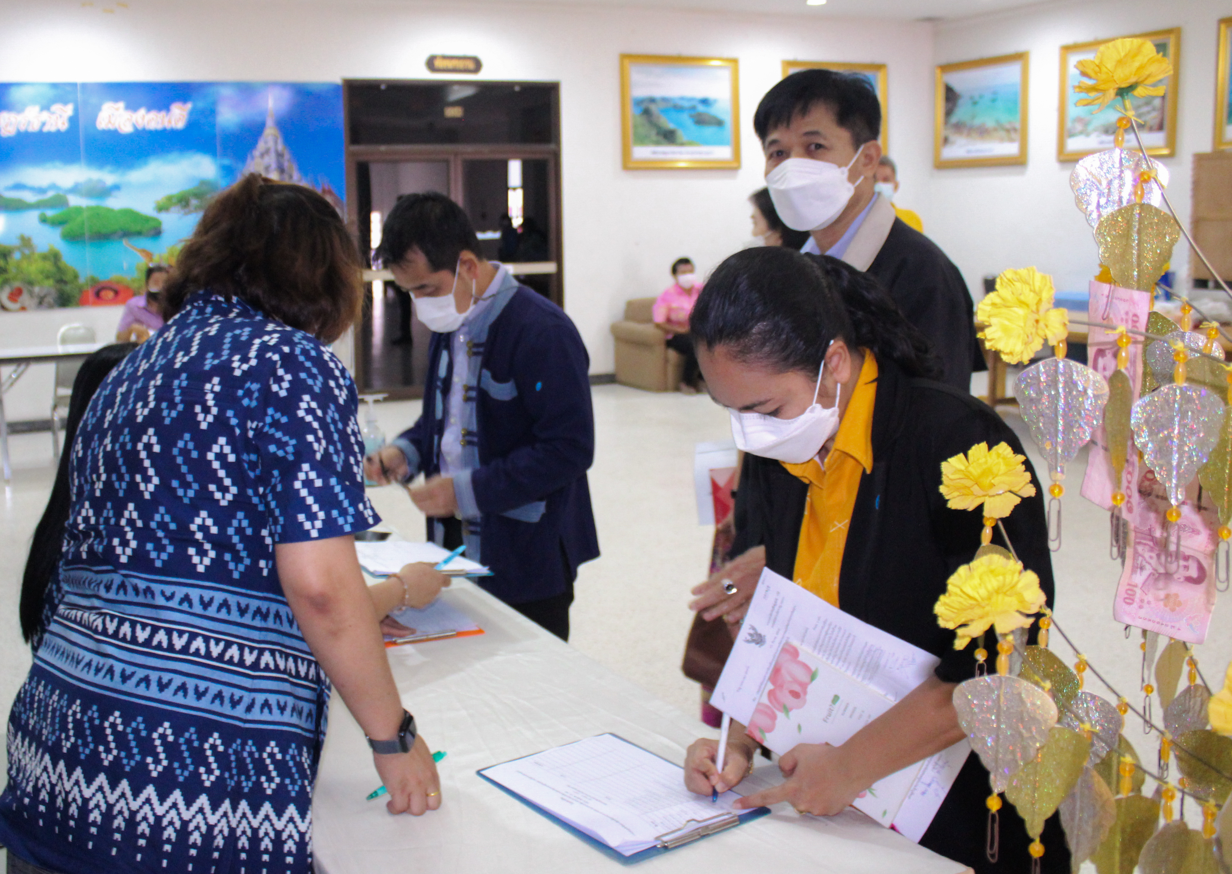 “ผู้ว่าสุราษฎร์ฯ ขานรับนโยบาย มท1. จัดทัพปูพรมเดินหน้าแก้จน คนสุราษฎร์ฯ”