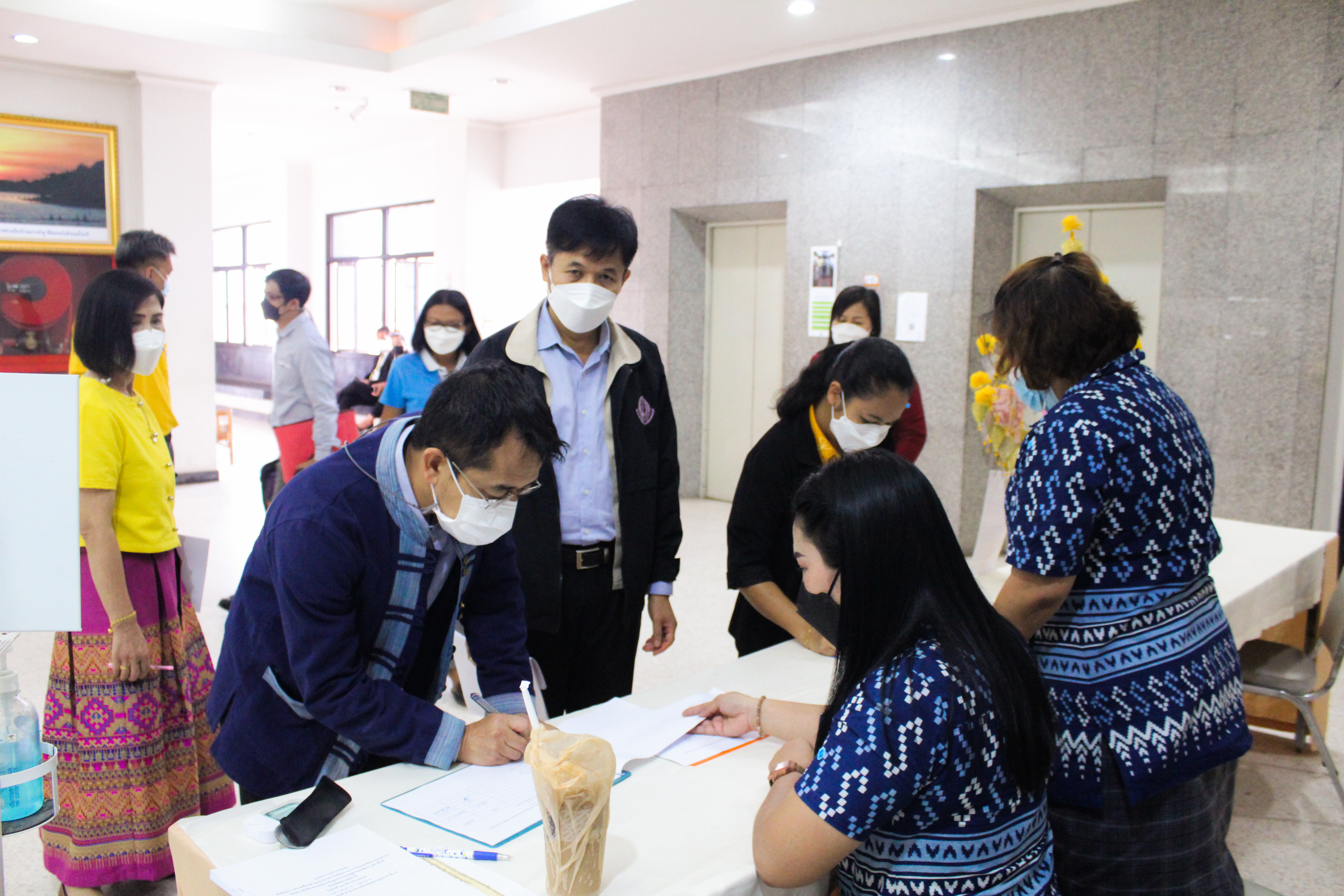 “ผู้ว่าสุราษฎร์ฯ ขานรับนโยบาย มท1. จัดทัพปูพรมเดินหน้าแก้จน คนสุราษฎร์ฯ”