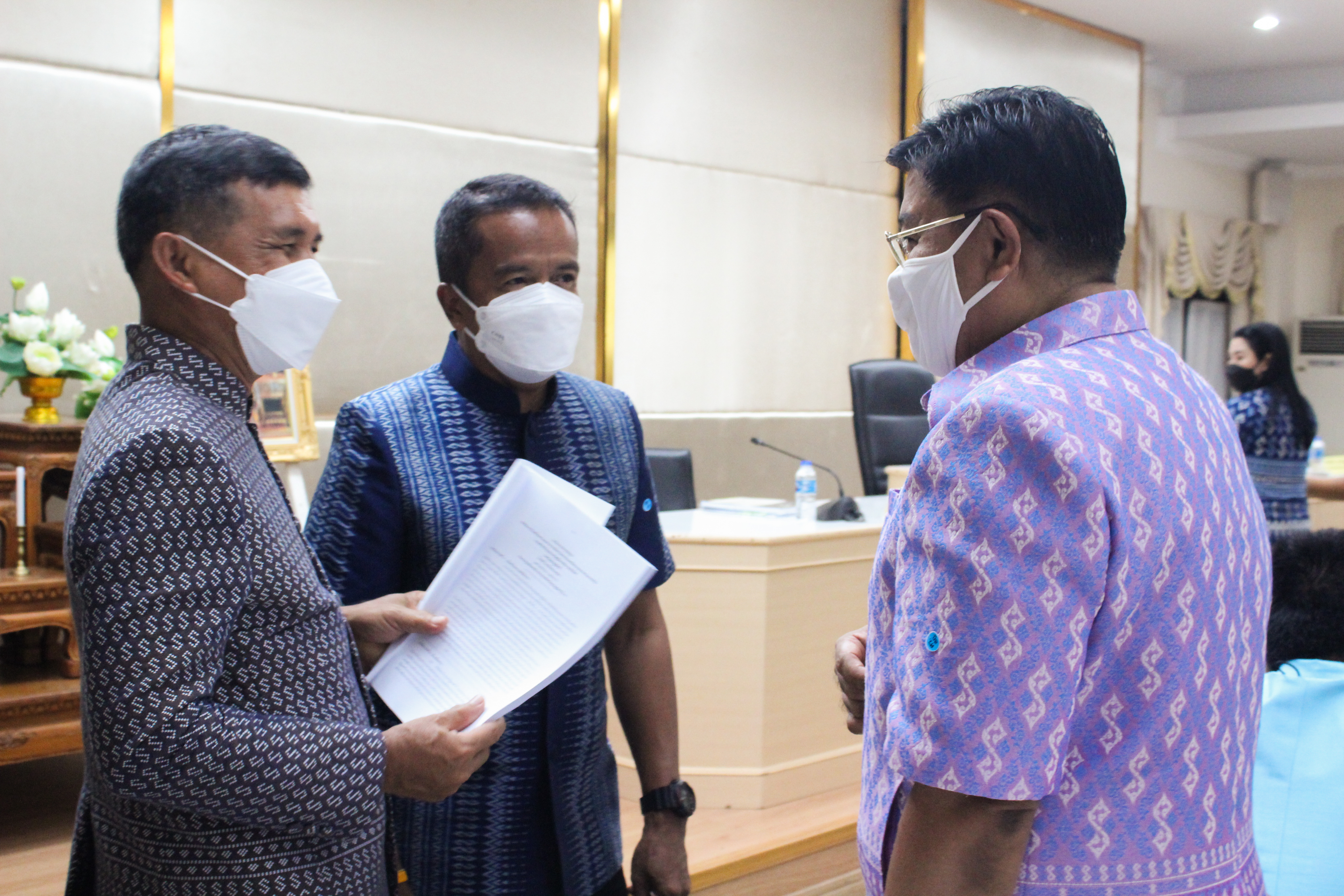 “ผู้ว่าสุราษฎร์ฯ ขานรับนโยบาย มท1. จัดทัพปูพรมเดินหน้าแก้จน คนสุราษฎร์ฯ”