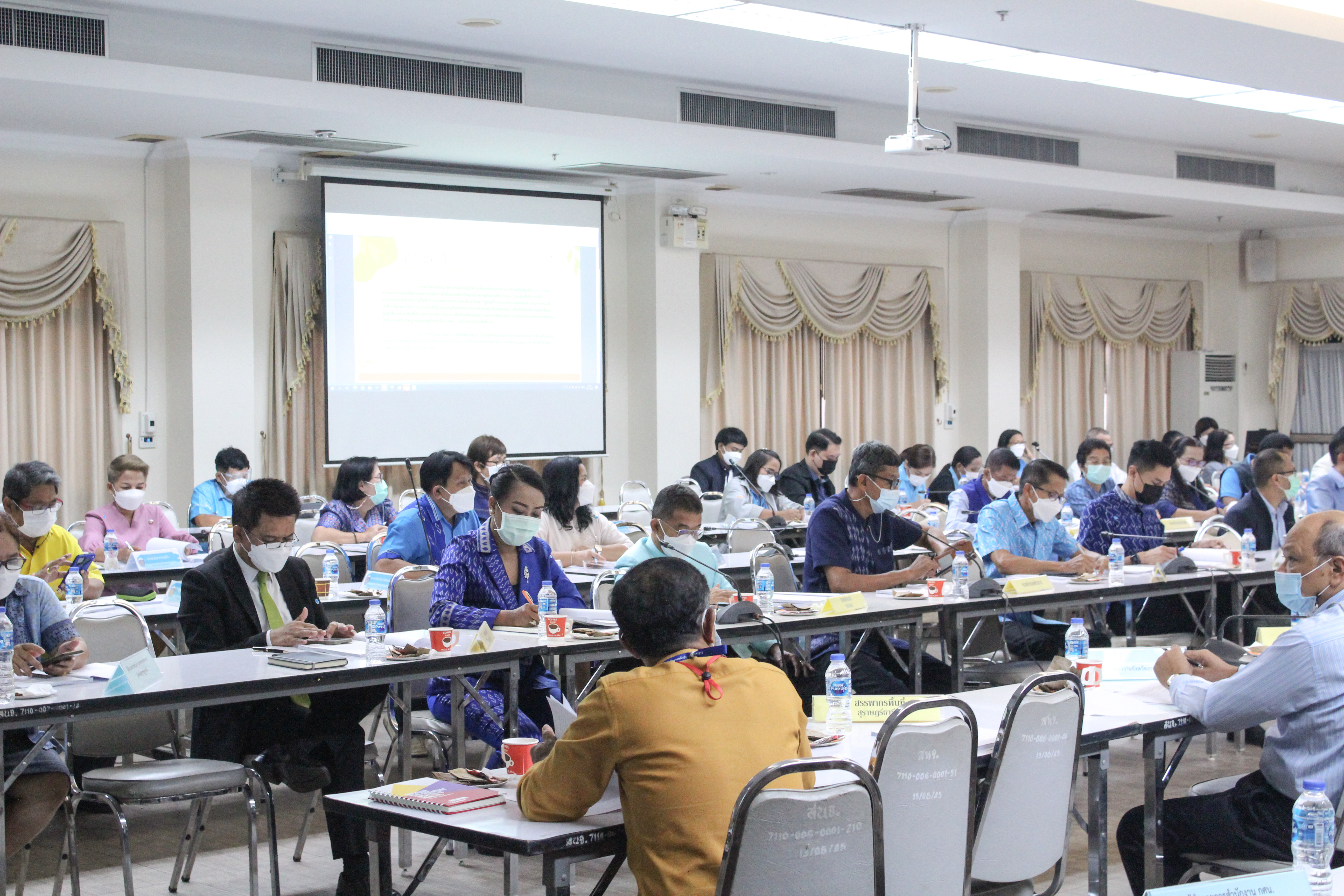 “ผู้ว่าสุราษฎร์ฯ ขานรับนโยบาย มท1. จัดทัพปูพรมเดินหน้าแก้จน คนสุราษฎร์ฯ”