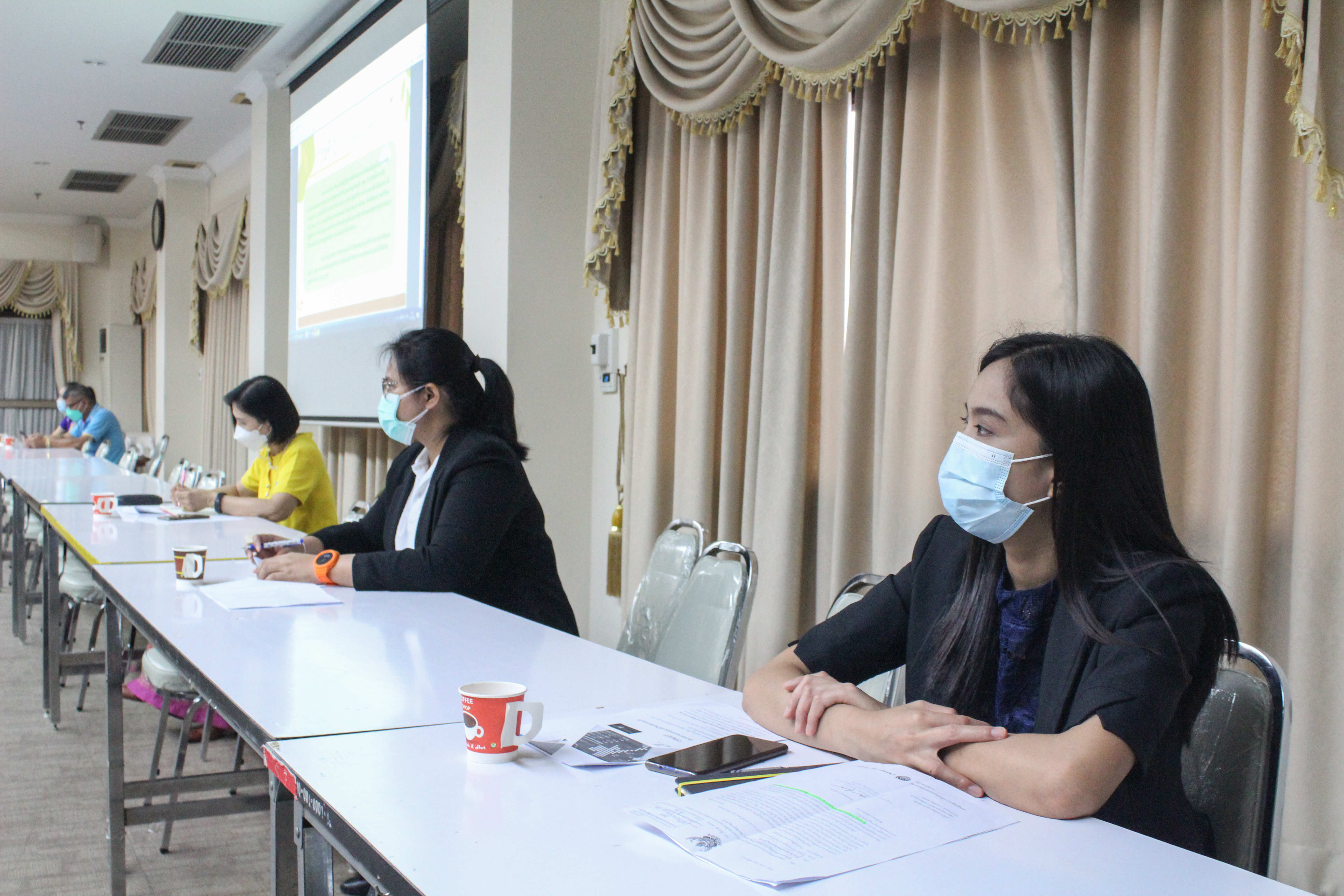 “ผู้ว่าสุราษฎร์ฯ ขานรับนโยบาย มท1. จัดทัพปูพรมเดินหน้าแก้จน คนสุราษฎร์ฯ”