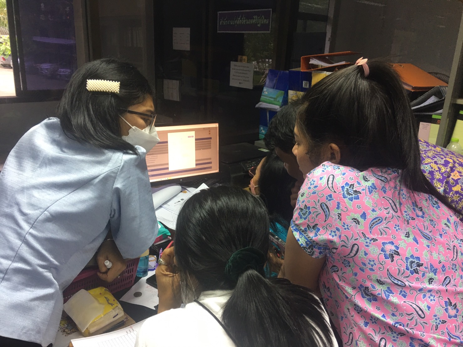 พช.สุราษฎร์ฯ ฟอร์มทีมไม่ยั้ง…ร่วมประชุมเร่งรัดขับเคลื่อนการดำเนินงานขจัดความยากจนและพัฒนาคนทุกช่วงวัยอย่างยั่งยืนในระดับพื้นที่ เขตตรวจราชการที่ 5 และ 18 กับผู้ ตรวจการกรมการพัฒนาชุมชน