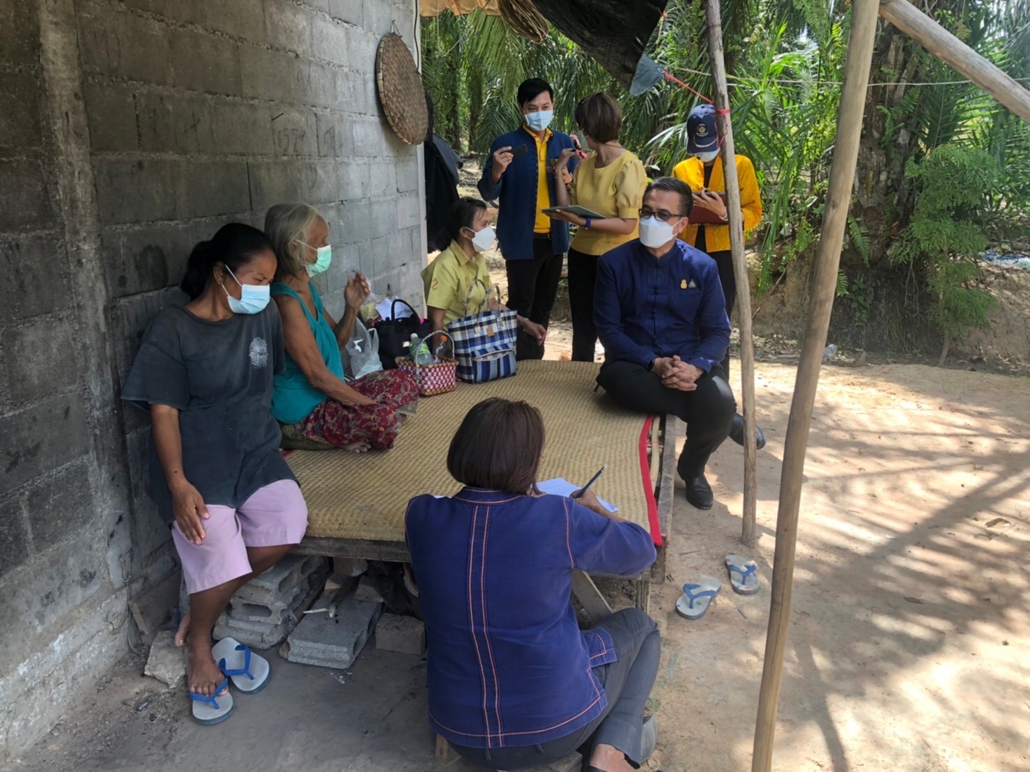 “ผู้ตรวจการกรมการพัฒนาชุมชน ลงพื้นที่อำเภอพระแสง จังหวัดสุราษฎร์ธานี ติดตามศูนย์จิตอาสาพัฒนาชุมชน และลุยงานแก้จนถึงพื้นที่”