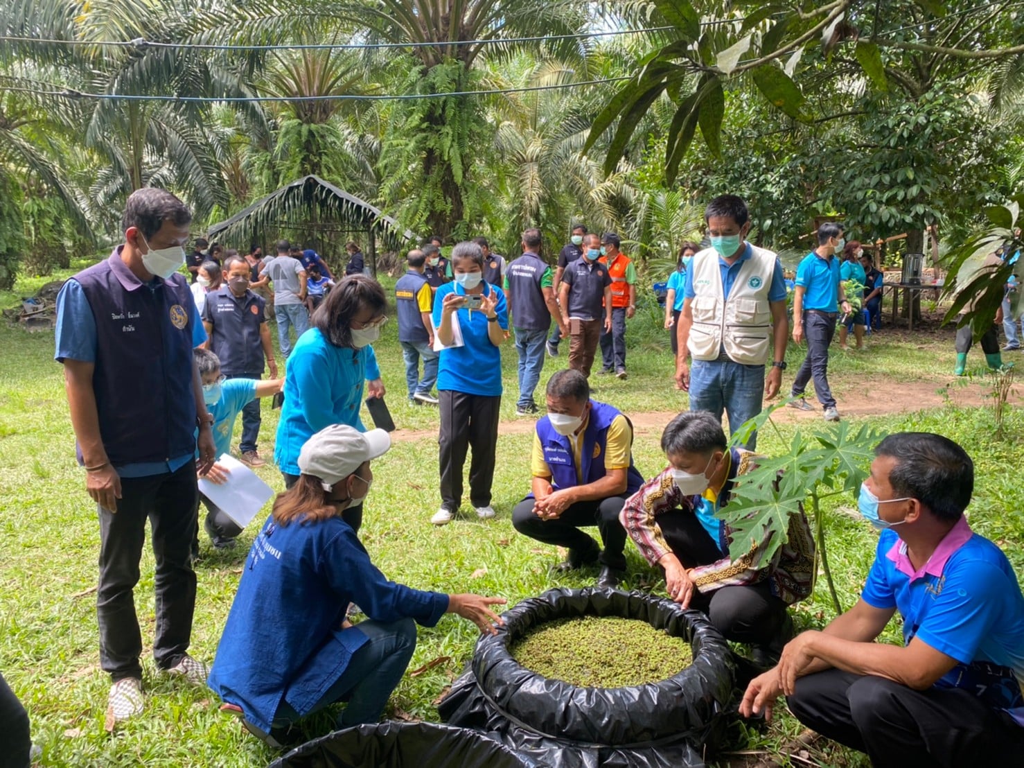 ศจพ.อ.พระแสง ยกทัพจัดขบวนแก้จน…สร้างความมั่นคงแก่ครัวเรือนเปราะบาง