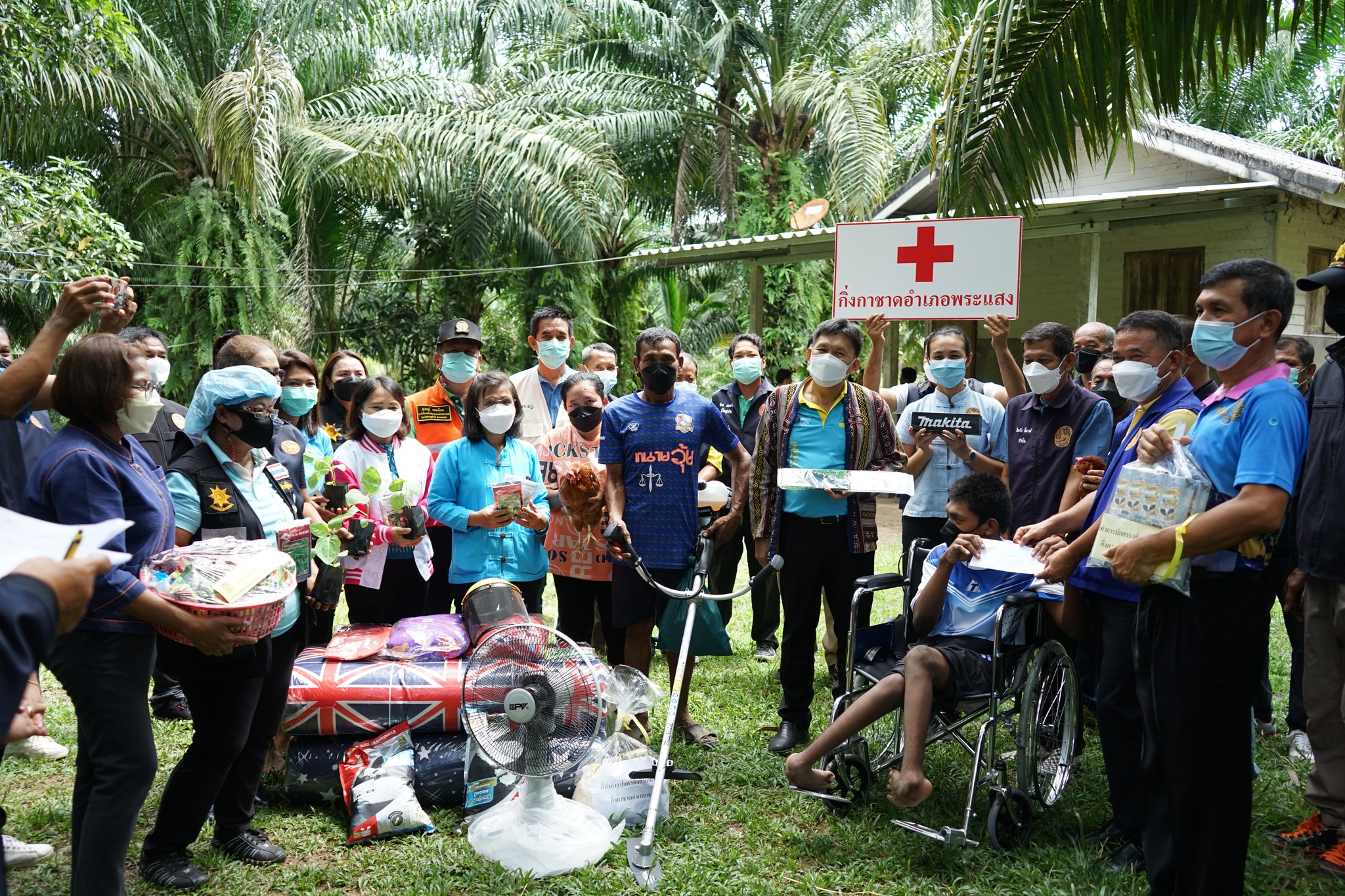 ศจพ.อ.พระแสง ยกทัพจัดขบวนแก้จน…สร้างความมั่นคงแก่ครัวเรือนเปราะบาง