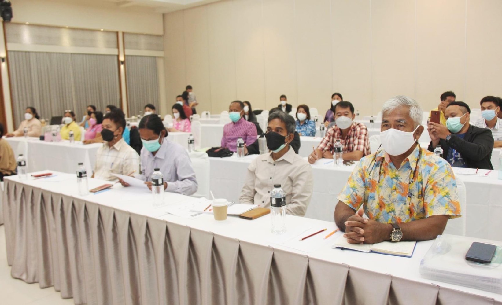 พช.สุราษฎร์ธานี ผนึกกำลังเครือข่าย SME และ OTOP กลุ่มจังหวัดภาคใต้ฝั่งอ่าวไทย ส่งเสริมพัฒนาศักยภาพเครือข่ายฯ