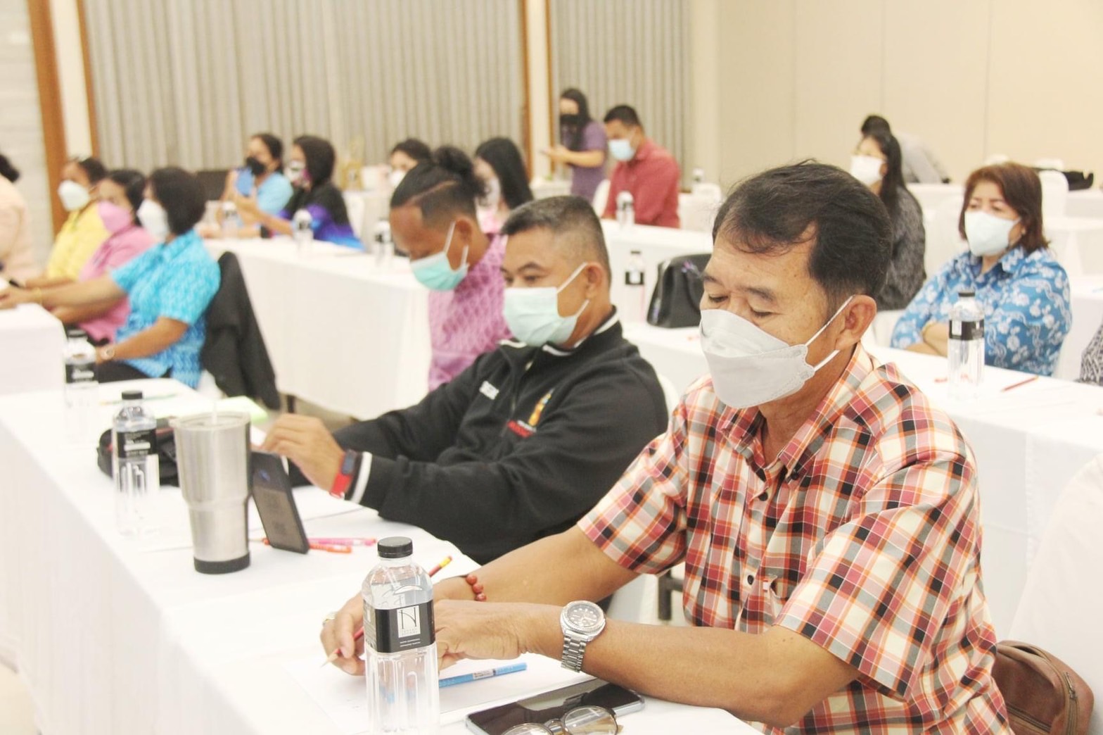 พช.สุราษฎร์ธานี ผนึกกำลังเครือข่าย SME และ OTOP กลุ่มจังหวัดภาคใต้ฝั่งอ่าวไทย ส่งเสริมพัฒนาศักยภาพเครือข่ายฯ