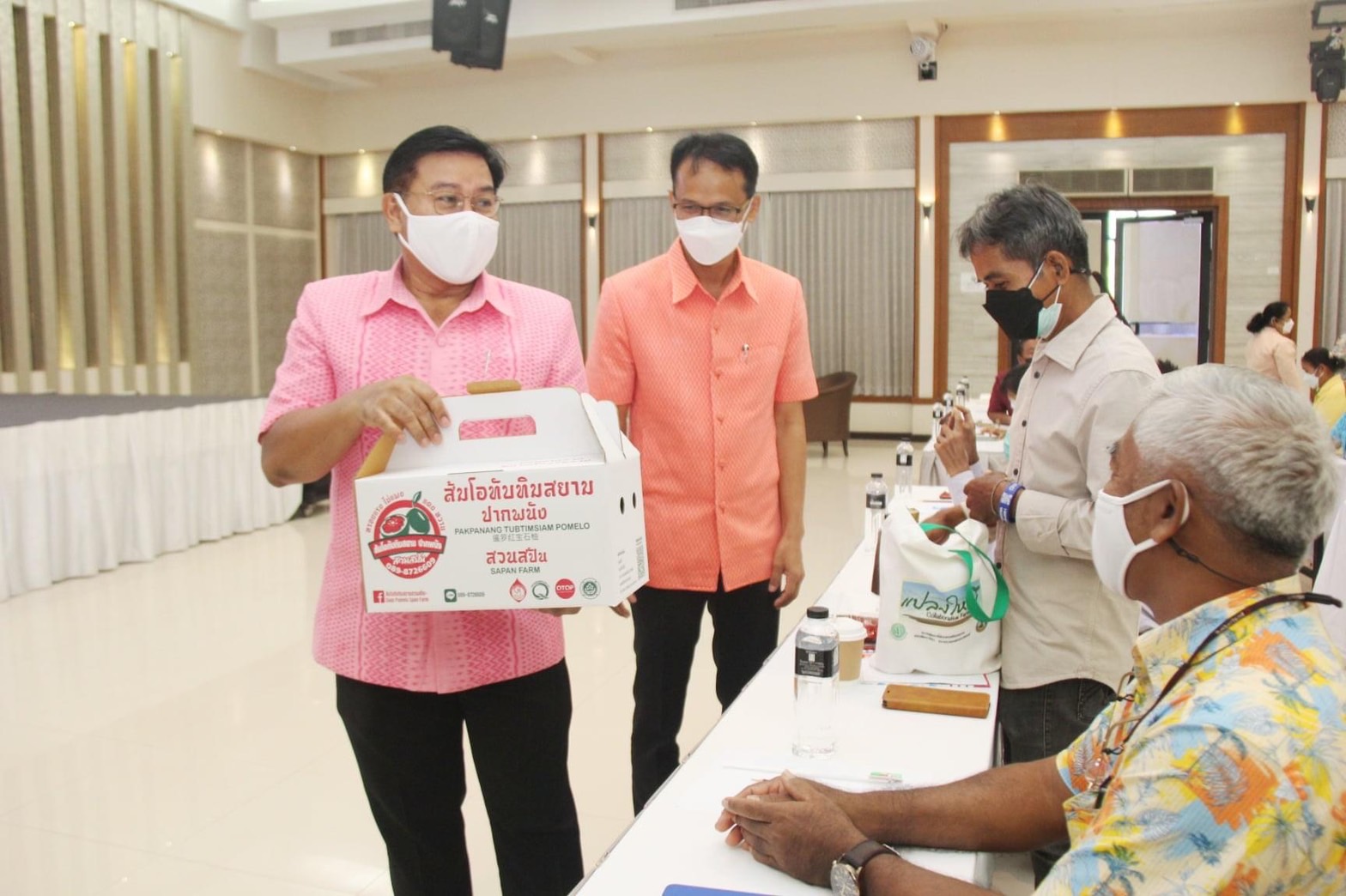 พช.สุราษฎร์ธานี ผนึกกำลังเครือข่าย SME และ OTOP กลุ่มจังหวัดภาคใต้ฝั่งอ่าวไทย ส่งเสริมพัฒนาศักยภาพเครือข่ายฯ