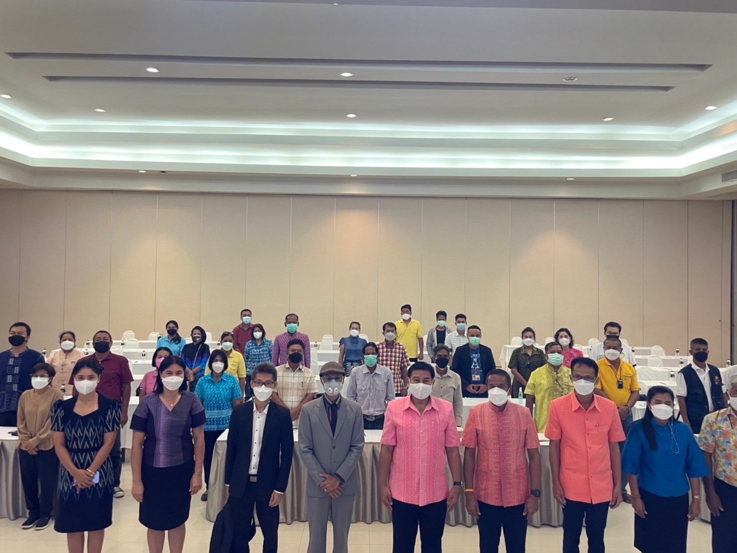 พช.สุราษฎร์ธานี ผนึกกำลังเครือข่าย SME และ OTOP กลุ่มจังหวัดภาคใต้ฝั่งอ่าวไทย ส่งเสริมพัฒนาศักยภาพเครือข่ายฯ