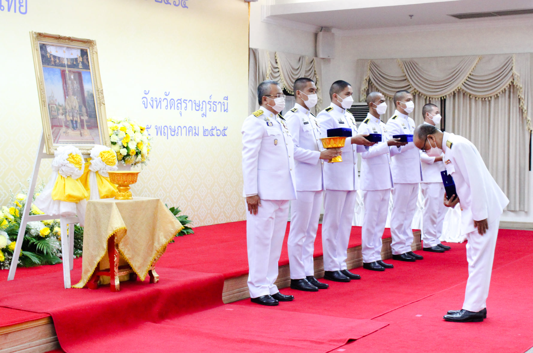 พช.สุราษฎร์ฯ ร่วมแสดงความยินดีและเป็นเกียรติแก่ ผู้อำนวยการกลุ่มงานส่งเสริมการพัฒนาชุมชน และ ผู้อำนวยการกลุ่มงานยุทธศาสตร์การพัฒนาชุมชน เนื่องในโอกาสรับพระราชทานเครื่องราชอิสริยาภรณ์ชั้นสายสะพาย