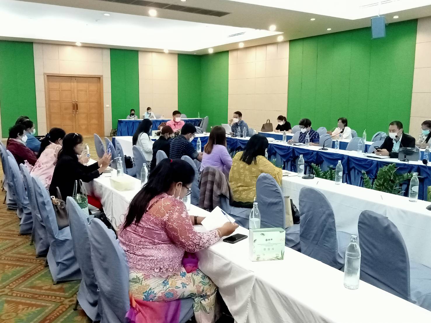 พช.สุราษฎร์ เข้มข้น จัดเวทีนำเสนอต้นแบบบรรจุภัณฑ์