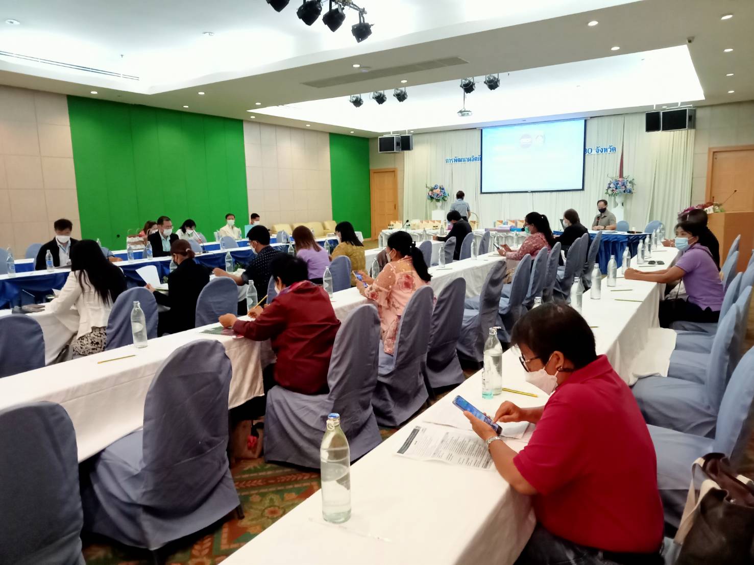 พช.สุราษฎร์ เข้มข้น จัดเวทีนำเสนอต้นแบบบรรจุภัณฑ์