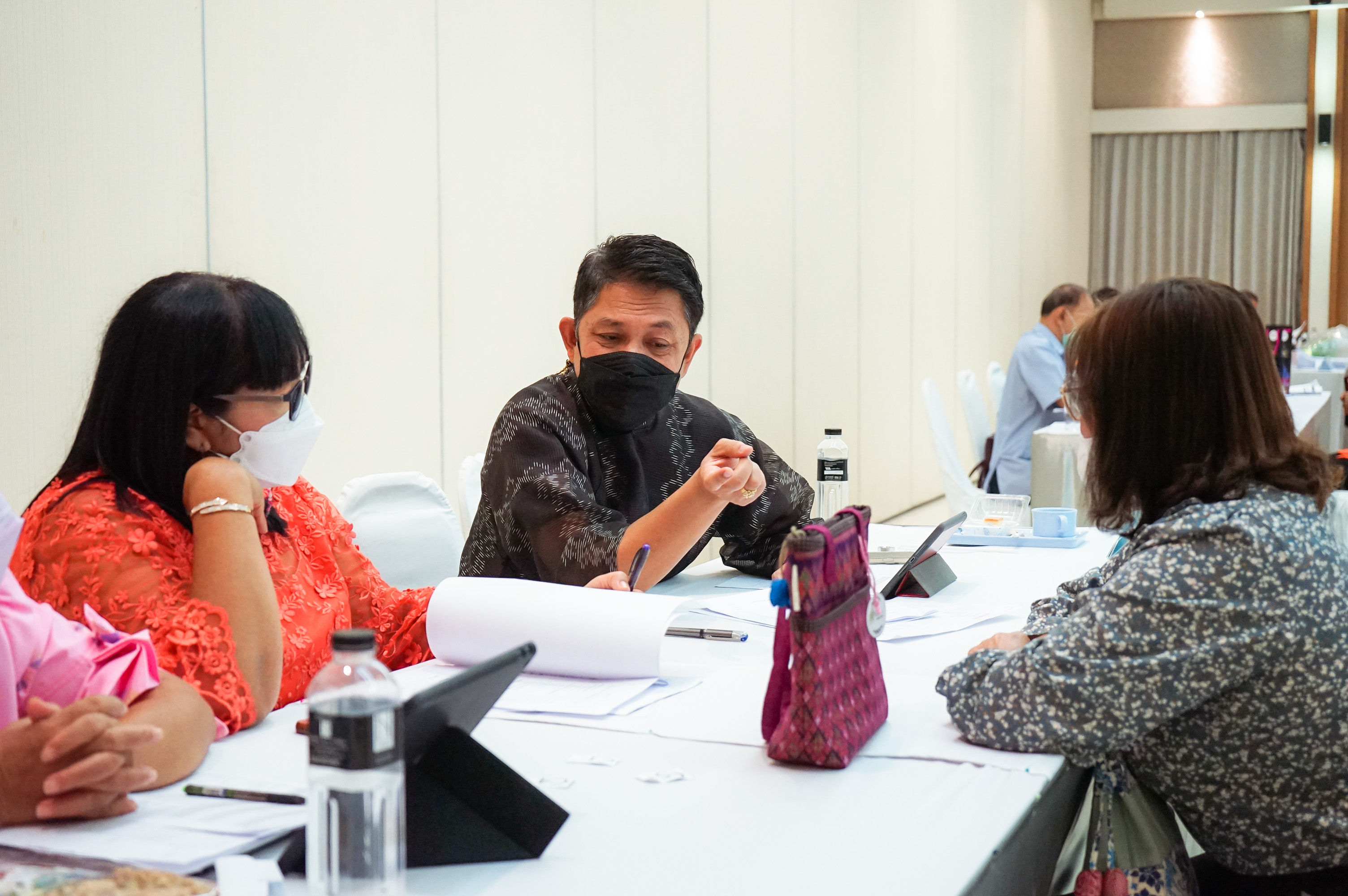 สุราษฎร์ธานี…ยกขบวนสินค้า OTOP คัดสรรสุดยอดหนึ่งตำบล หนึ่งผลิตภัณฑ์ ประจำปี 2565