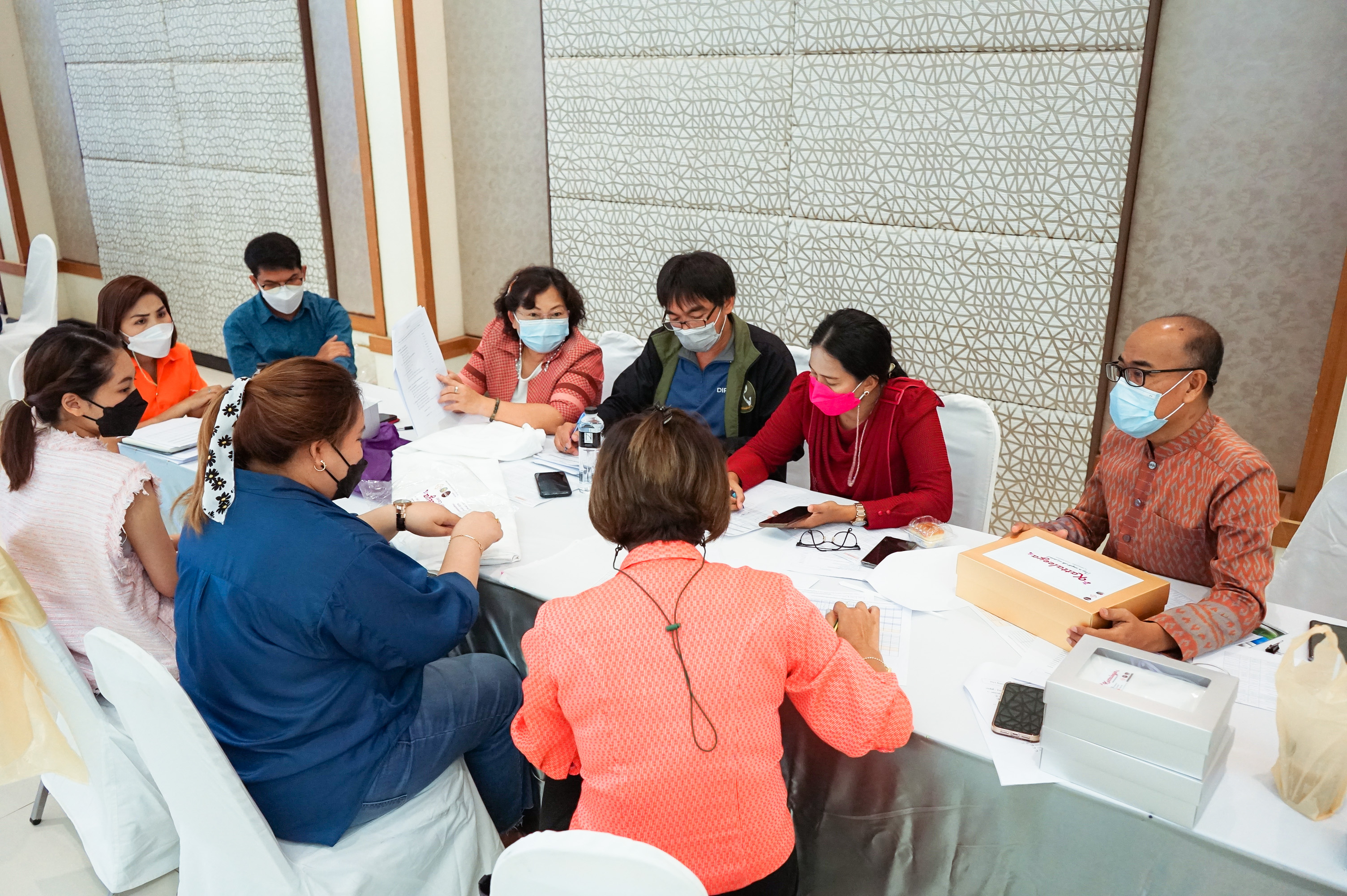 สุราษฎร์ธานี…ยกขบวนสินค้า OTOP คัดสรรสุดยอดหนึ่งตำบล หนึ่งผลิตภัณฑ์ ประจำปี 2565