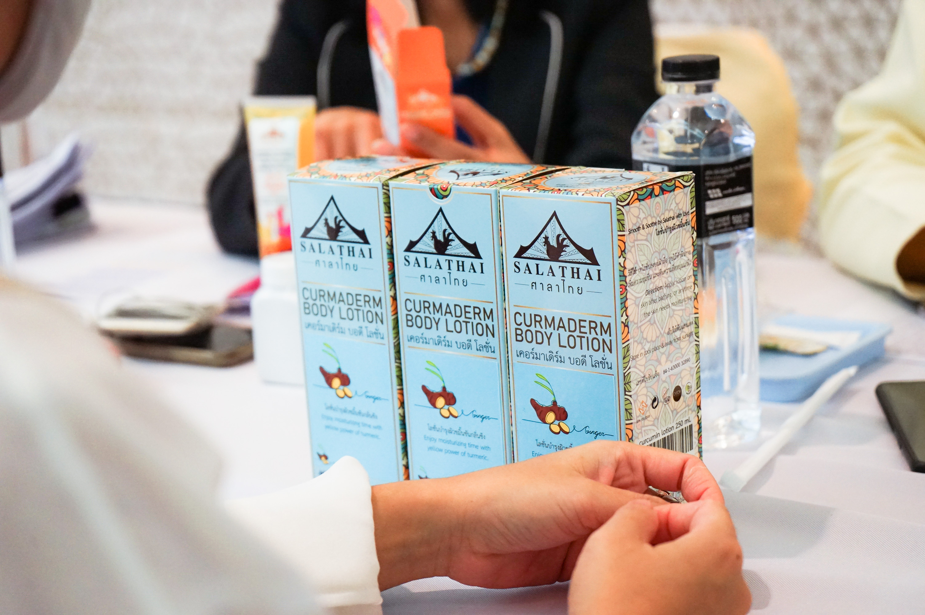 สุราษฎร์ธานี…ยกขบวนสินค้า OTOP คัดสรรสุดยอดหนึ่งตำบล หนึ่งผลิตภัณฑ์ ประจำปี 2565