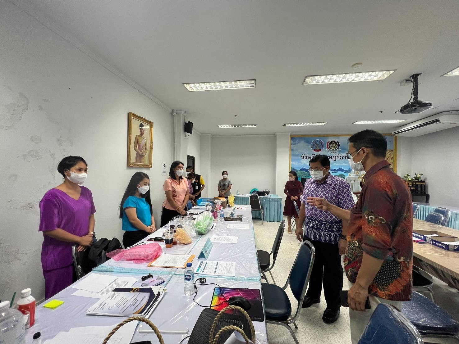 OTOP สุราษฎร์ธานีครึกครื้น ผู้ผลิต ผู้ประกอบการ นำผลิตภัณฑ์ OTOP ลงทะเบียนคัดสรรดาวกันถ้วนหน้า..