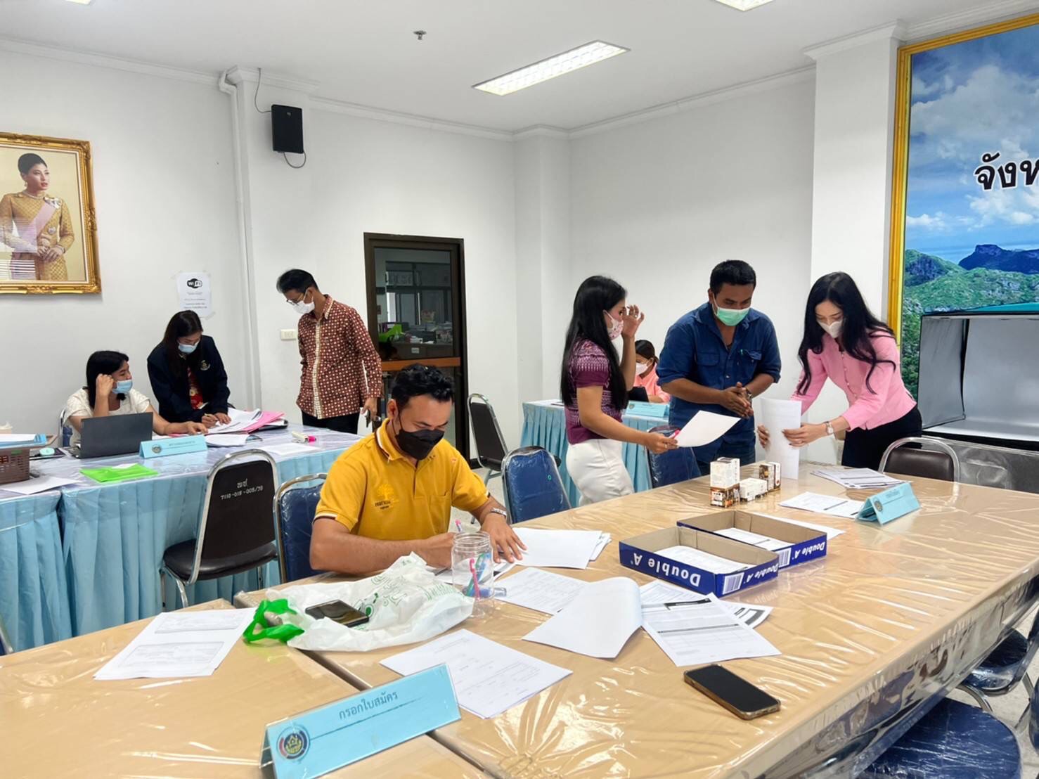 OTOP สุราษฎร์ธานีครึกครื้น ผู้ผลิต ผู้ประกอบการ นำผลิตภัณฑ์ OTOP ลงทะเบียนคัดสรรดาวกันถ้วนหน้า..