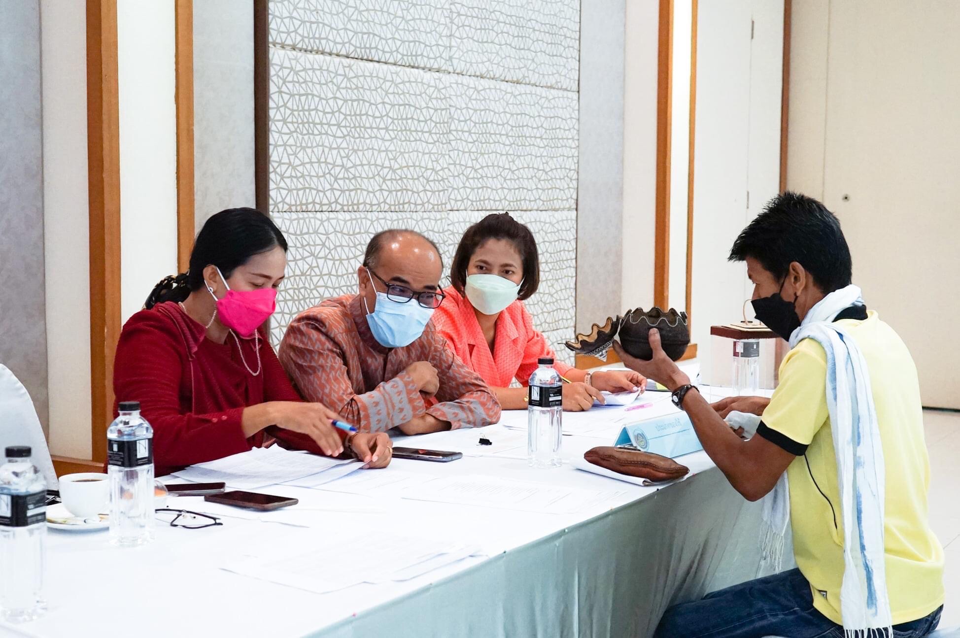 สุราษฎร์ธานี…ยกขบวนสินค้า OTOP คัดสรรสุดยอดหนึ่งตำบล หนึ่งผลิตภัณฑ์ ประจำปี 2565