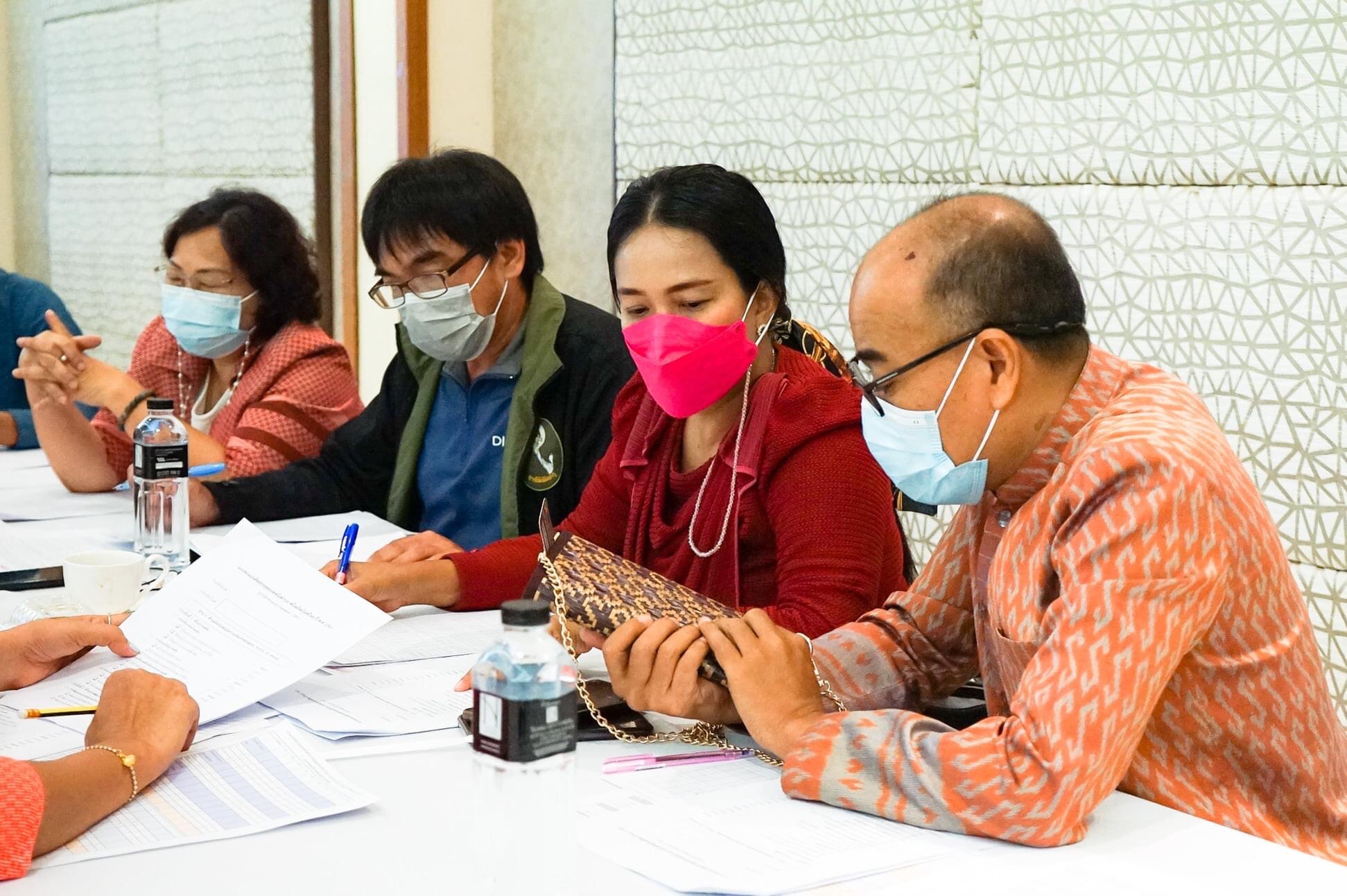 สุราษฎร์ธานี…ยกขบวนสินค้า OTOP คัดสรรสุดยอดหนึ่งตำบล หนึ่งผลิตภัณฑ์ ประจำปี 2565