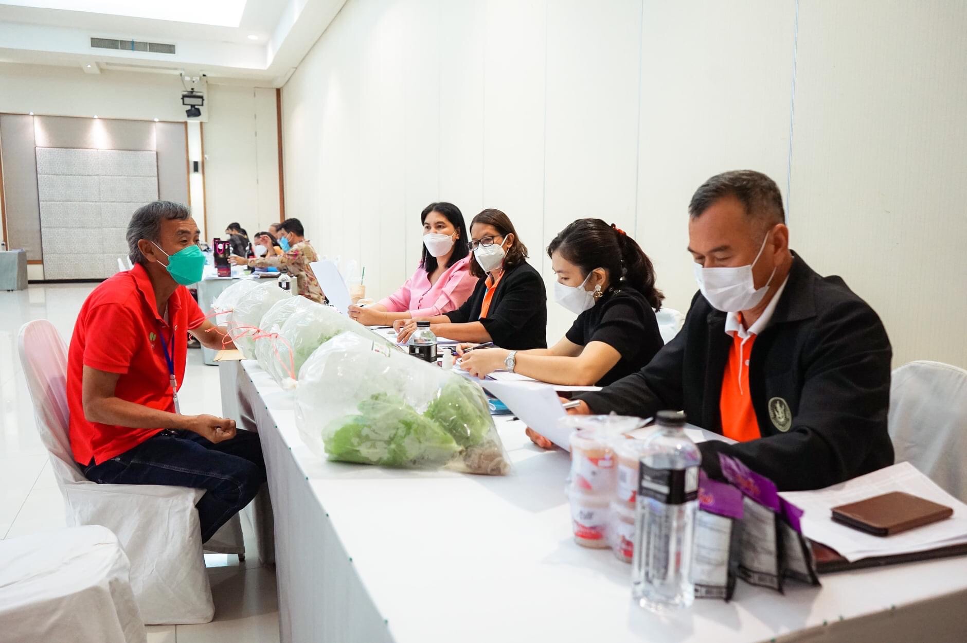 สุราษฎร์ธานี…ยกขบวนสินค้า OTOP คัดสรรสุดยอดหนึ่งตำบล หนึ่งผลิตภัณฑ์ ประจำปี 2565