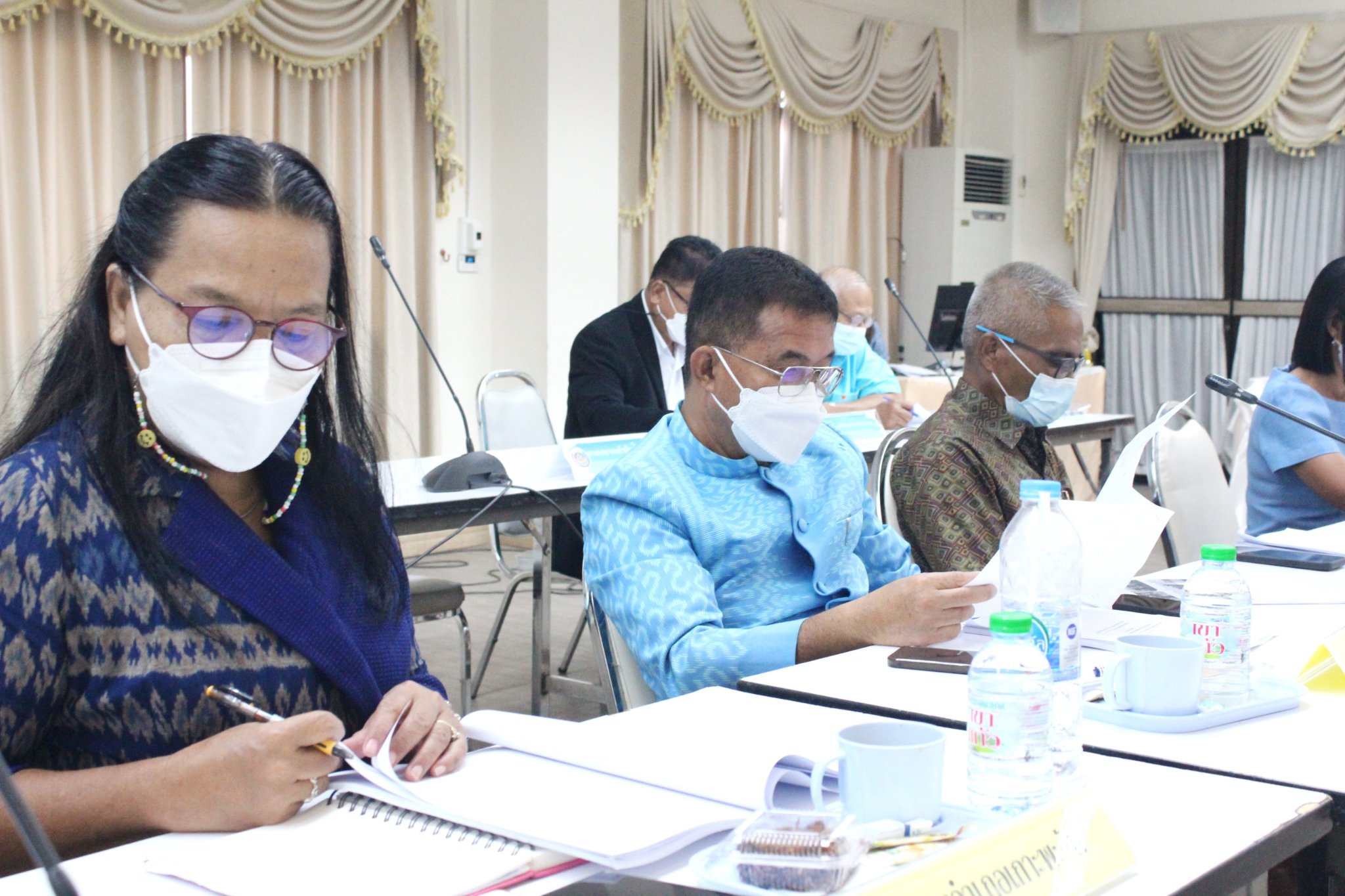 สุราษฎร์ทีม…ผนึกกำลังแก้จน ระดมแนวคิด รายงานความคืบหน้านโยบายแก้จนให้อยู่หมัด ในที่ประชุมศูนย์อำนวยการขจัดความยากจนฯ ครั้งที่ 2