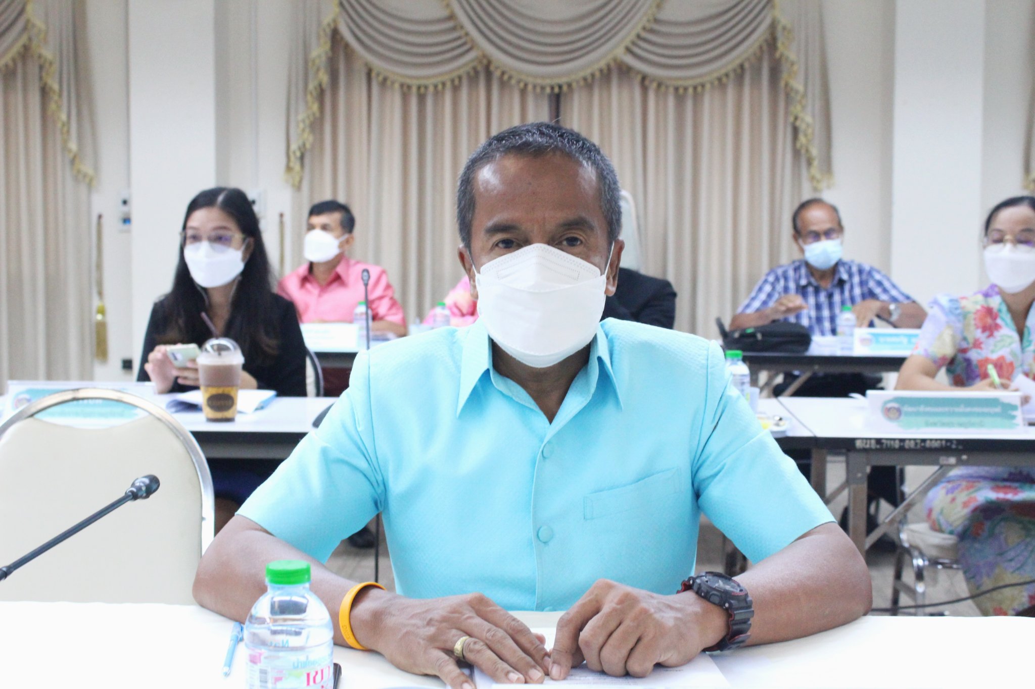 สุราษฎร์ทีม…ผนึกกำลังแก้จน ระดมแนวคิด รายงานความคืบหน้านโยบายแก้จนให้อยู่หมัด ในที่ประชุมศูนย์อำนวยการขจัดความยากจนฯ ครั้งที่ 2