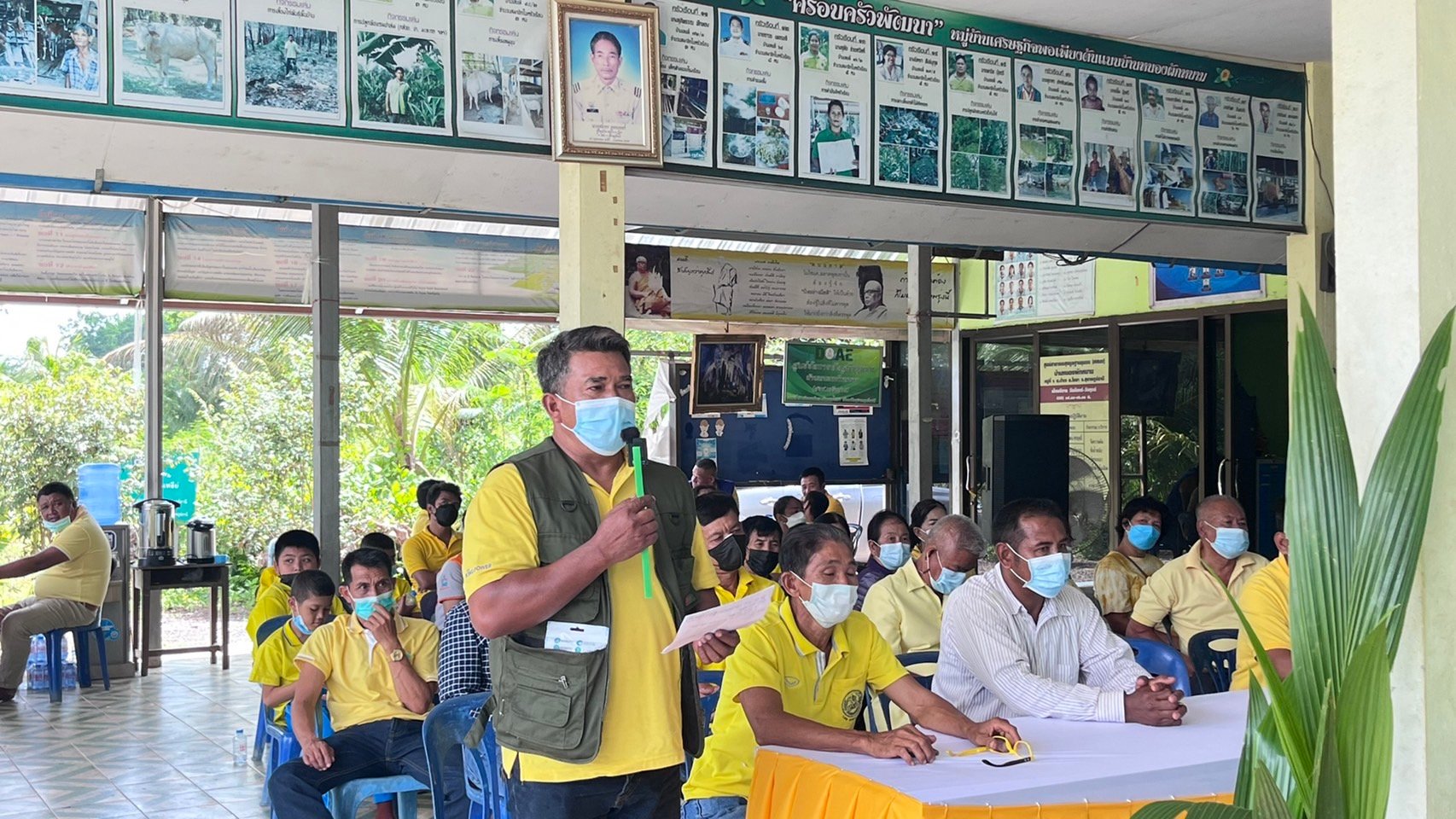 พช.สุราษฎร์ฯ ผนึกกำลังสานพลังใจ ร่วมประกวดโครงการพัฒนาและยกระดับหมู่บ้านกองทุนแม่ของแผ่นดินสู่การเป็นต้นแบบด้านการป้องกันและแก้ไขปัญหายาเสพติด ประจำปี พ.ศ.2565