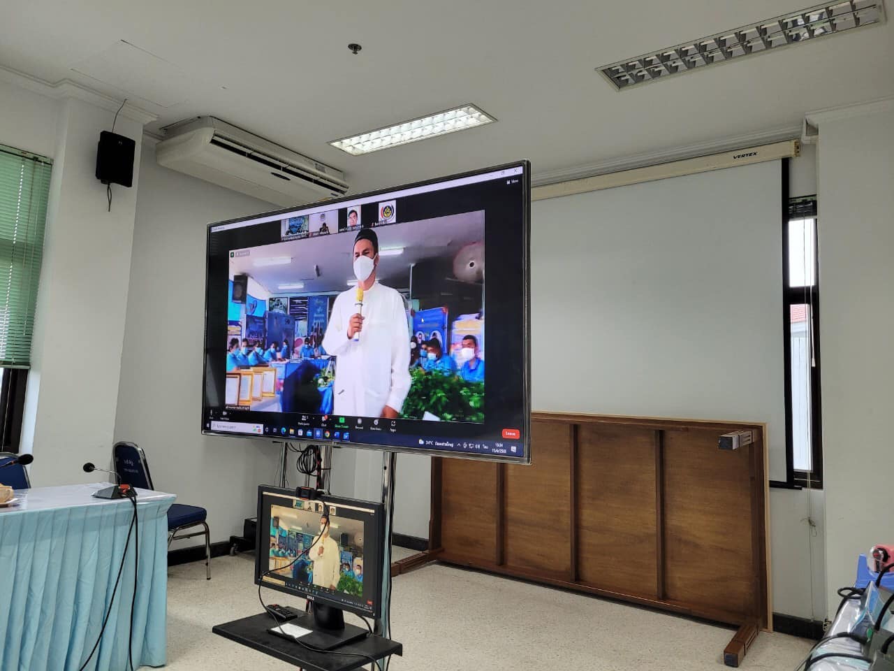 พช.สุราษฎร์ฯ ผนึกกำลังสานพลังใจ ร่วมประกวดโครงการพัฒนาและยกระดับหมู่บ้านกองทุนแม่ของแผ่นดินสู่การเป็นต้นแบบด้านการป้องกันและแก้ไขปัญหายาเสพติด ประจำปี พ.ศ.2565