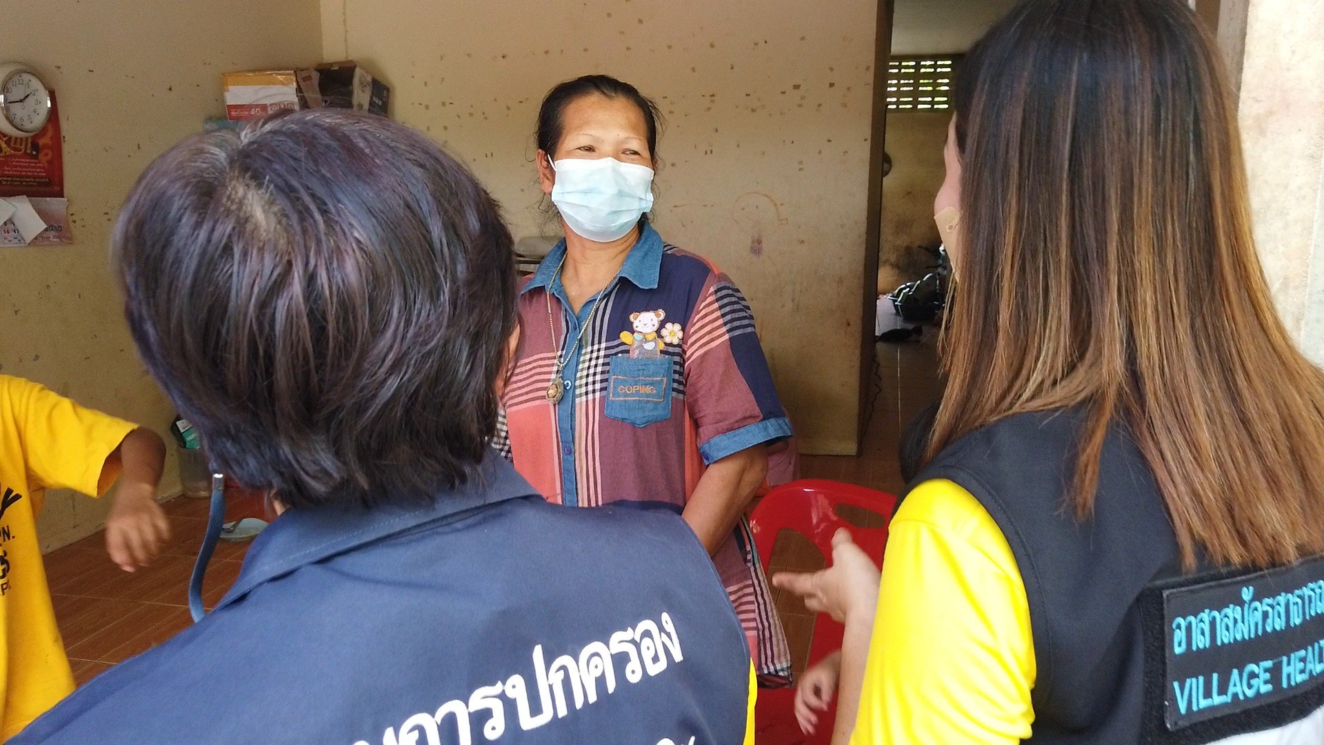 พช.สุราษฎร์ฯ ร่วมให้กำลังใจและทำสื่อประชาสัมพันธ์ครัวเรือนเปราะบางด้านการเข้าถึงสวัสดิการแห่งรัฐ ณ อ.บ้านนาเดิม