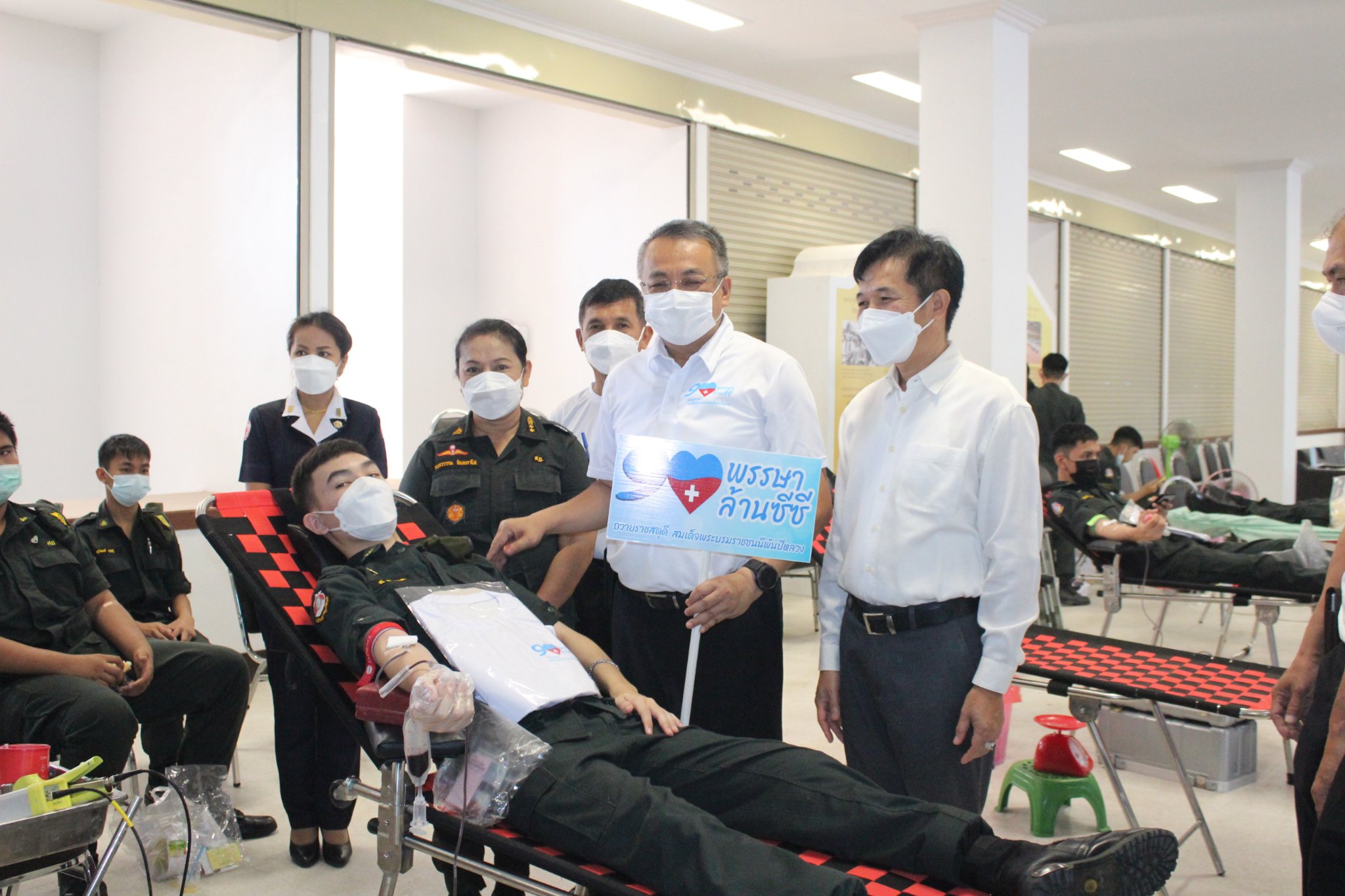 วันศุกร์..สุขใจชาวสุราษฎร์ฯ  จัดกิจกรรมเนื่องในวันต่อต้านยาเสพติดโลก และ กิจกรรมการรับบริจาคโลหิตตามโครงการ “90 พรรษา 90 ล้านซีซี ถวายราชสดุดี สมเด็จพระบรมราชชนนีพันปีหลวง”