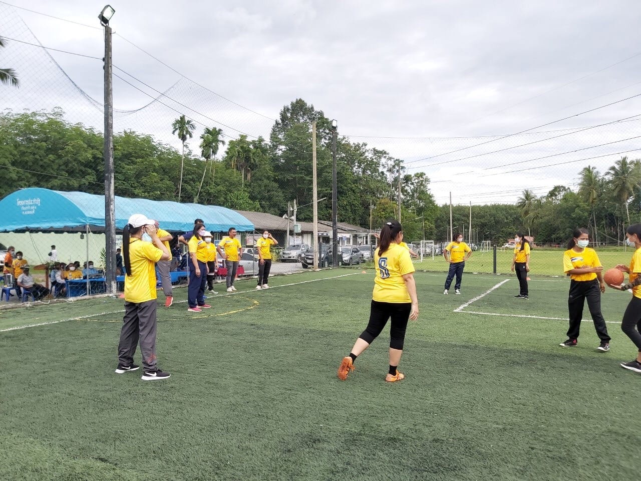 พช.สุราษฎร์ฯ สู้สุดตัว..เชียร์ขาดใจ กีฬาสานสัมพันธ์น้องพี่ 60 ปี พช.