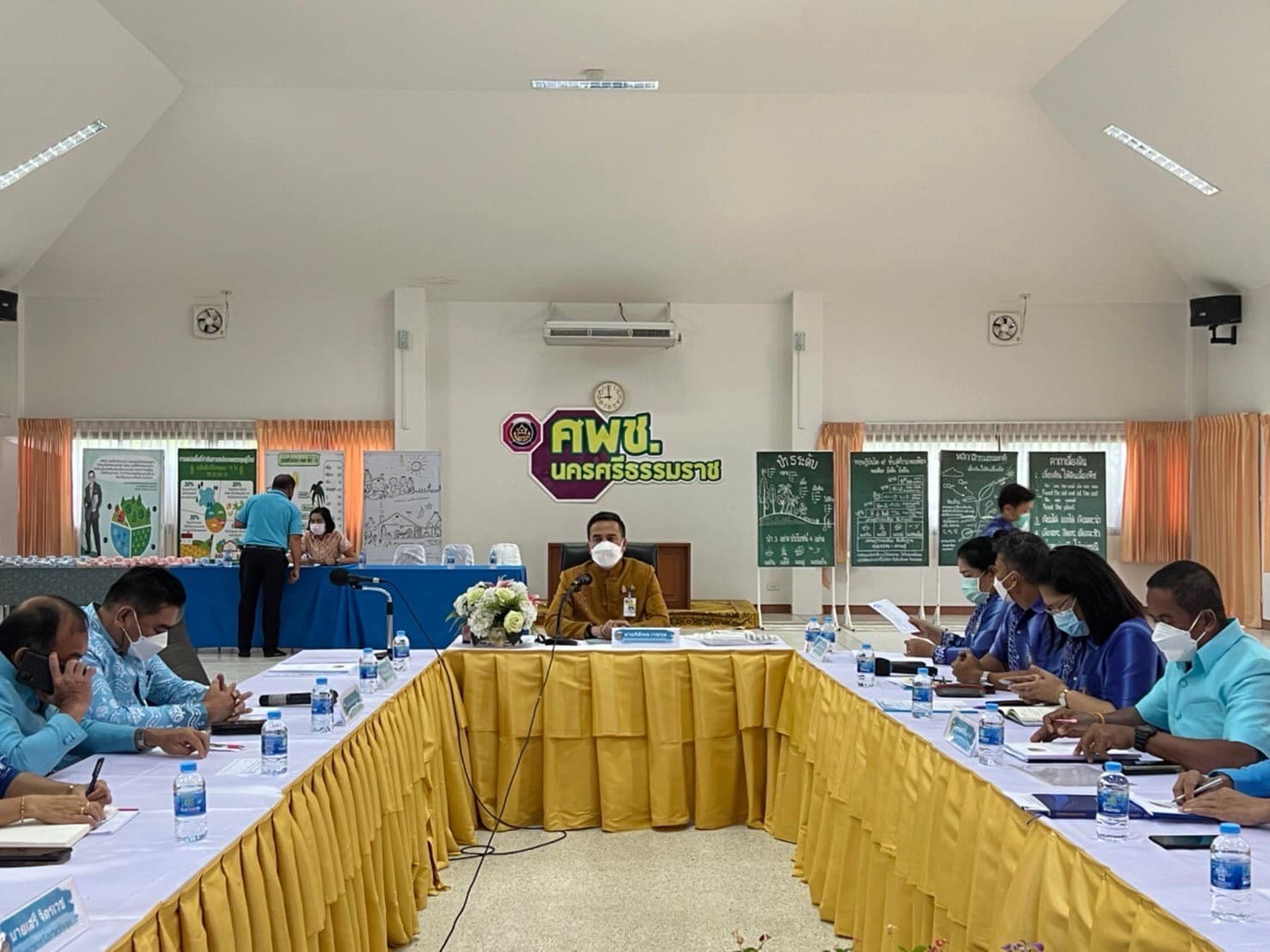 พช.สุราษฎร์ฯ ร่วมประชุมมอบนโยบายการขับเคลื่อนงานพัฒนาชุมชน และการขับเคลื่อนงานพัฒนาเศรษฐกิจฐานรากและประชารัฐ ณ ศูนย์ศึกษาและพัฒนาชุมชนนครศรีธรรมราช