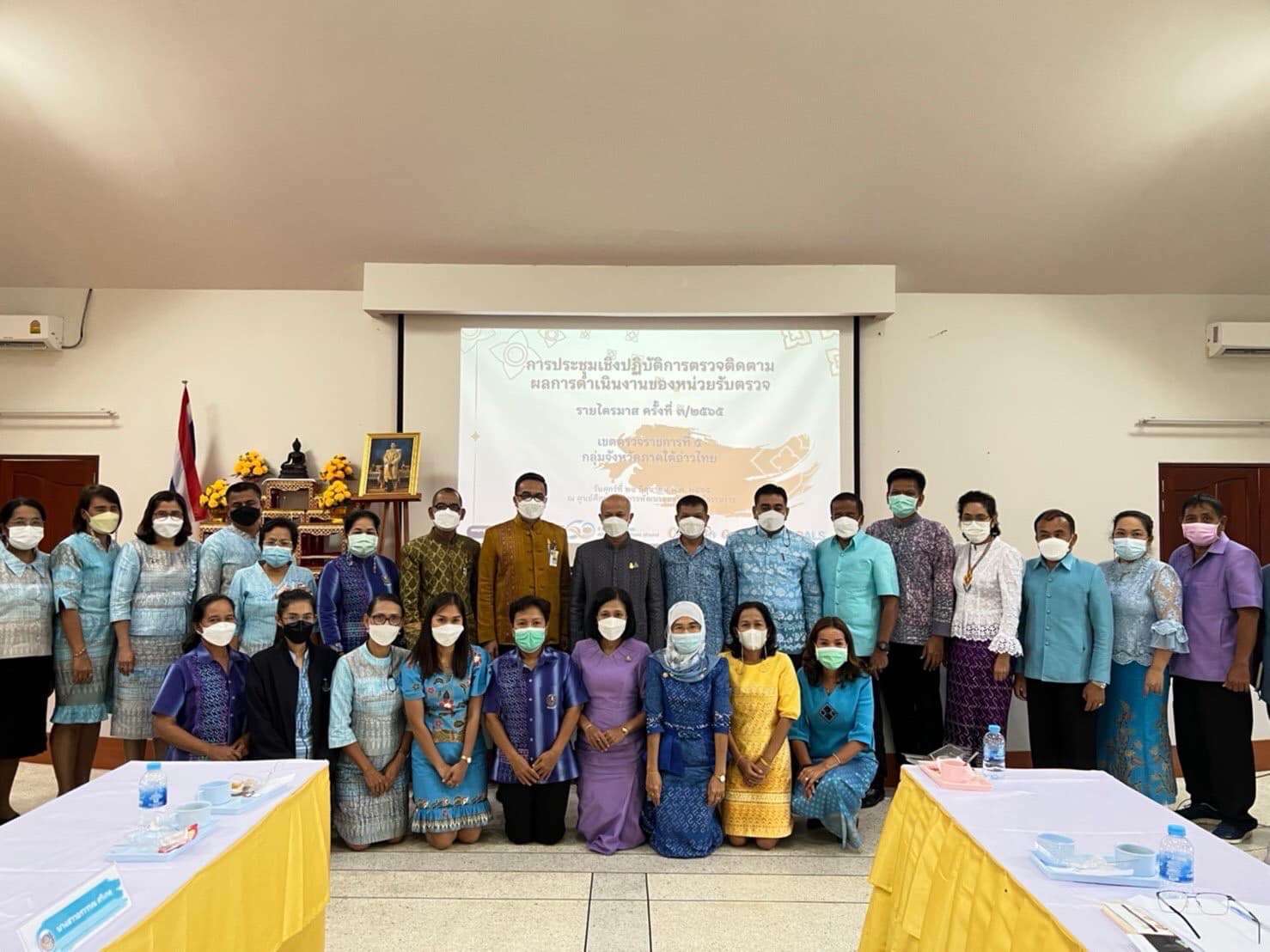 พช.สุราษฎร์ฯ ร่วมประชุมมอบนโยบายการขับเคลื่อนงานพัฒนาชุมชน และการขับเคลื่อนงานพัฒนาเศรษฐกิจฐานรากและประชารัฐ ณ ศูนย์ศึกษาและพัฒนาชุมชนนครศรีธรรมราช