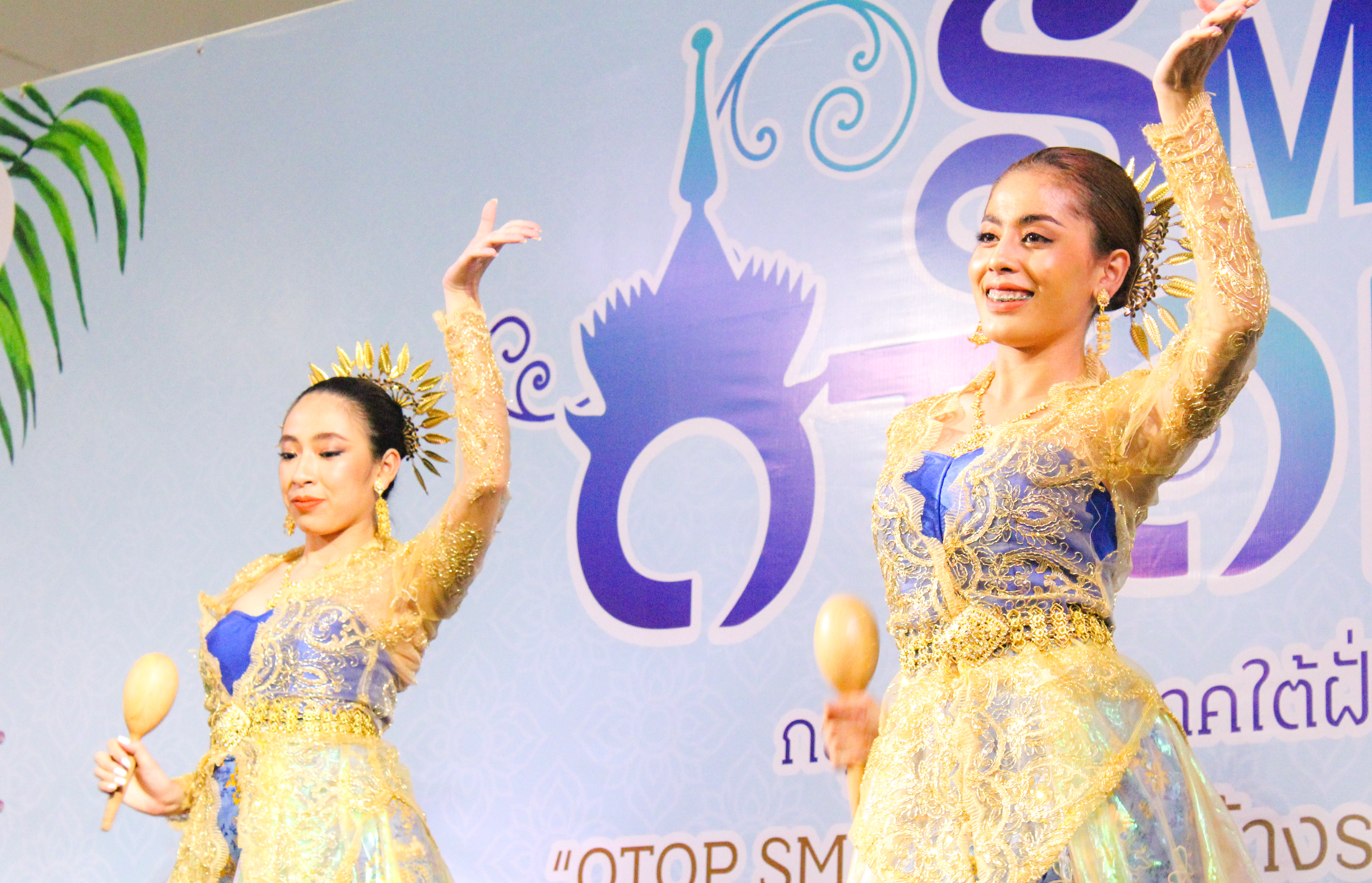 สุราษฎร์ธานี เอาใจสายช้อปปิ้งเกินต้านทาน!! ยกขบวนขนทัพมาอีกแล้วจ้า…กับงาน OTOP SME ศรีวิชัย สร้างรอยยิ้มให้คนไทย ของกิน ของใช้ เสื้อผ้า เพียบ เจอกันได้ที่ ลานโปรโมชั่น ชั้น 1 ศูนย์การค้าสหไทยการ์เด้นฯ